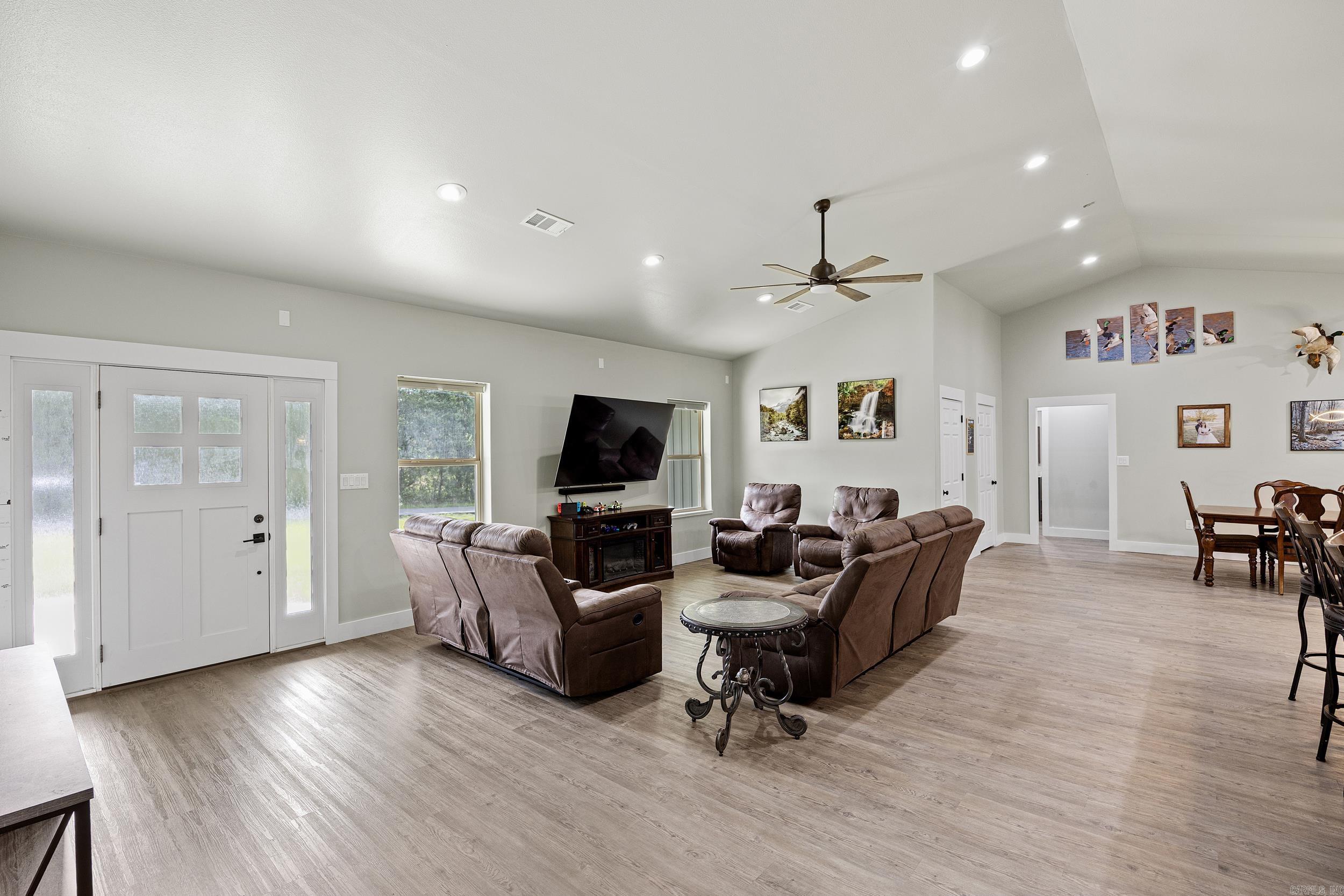 87 Randall  Russellville, AR