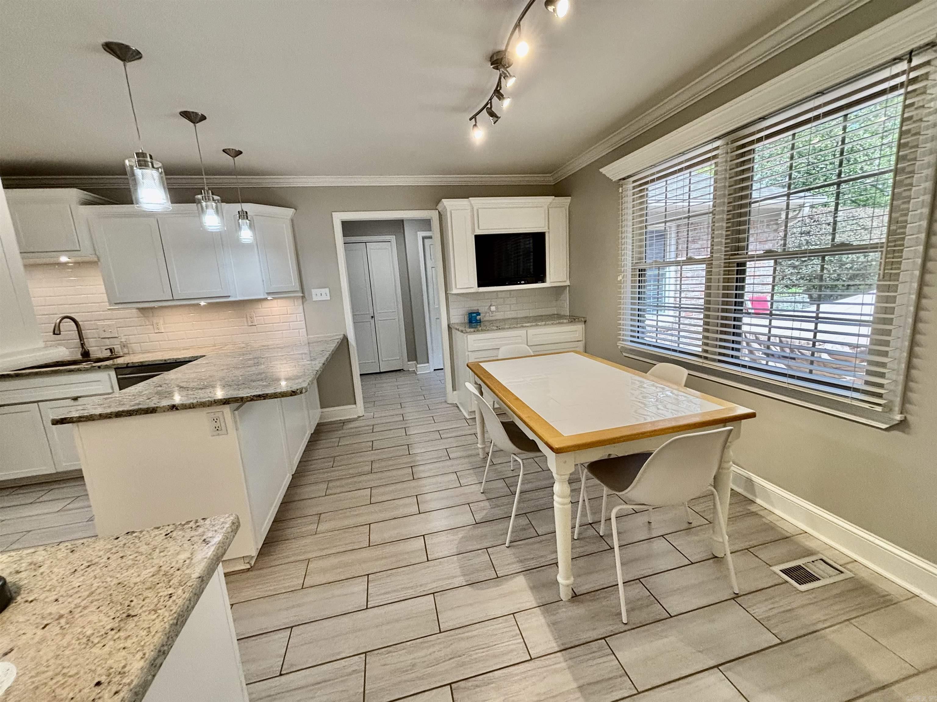3 Amesbury Ct  Little Rock, AR