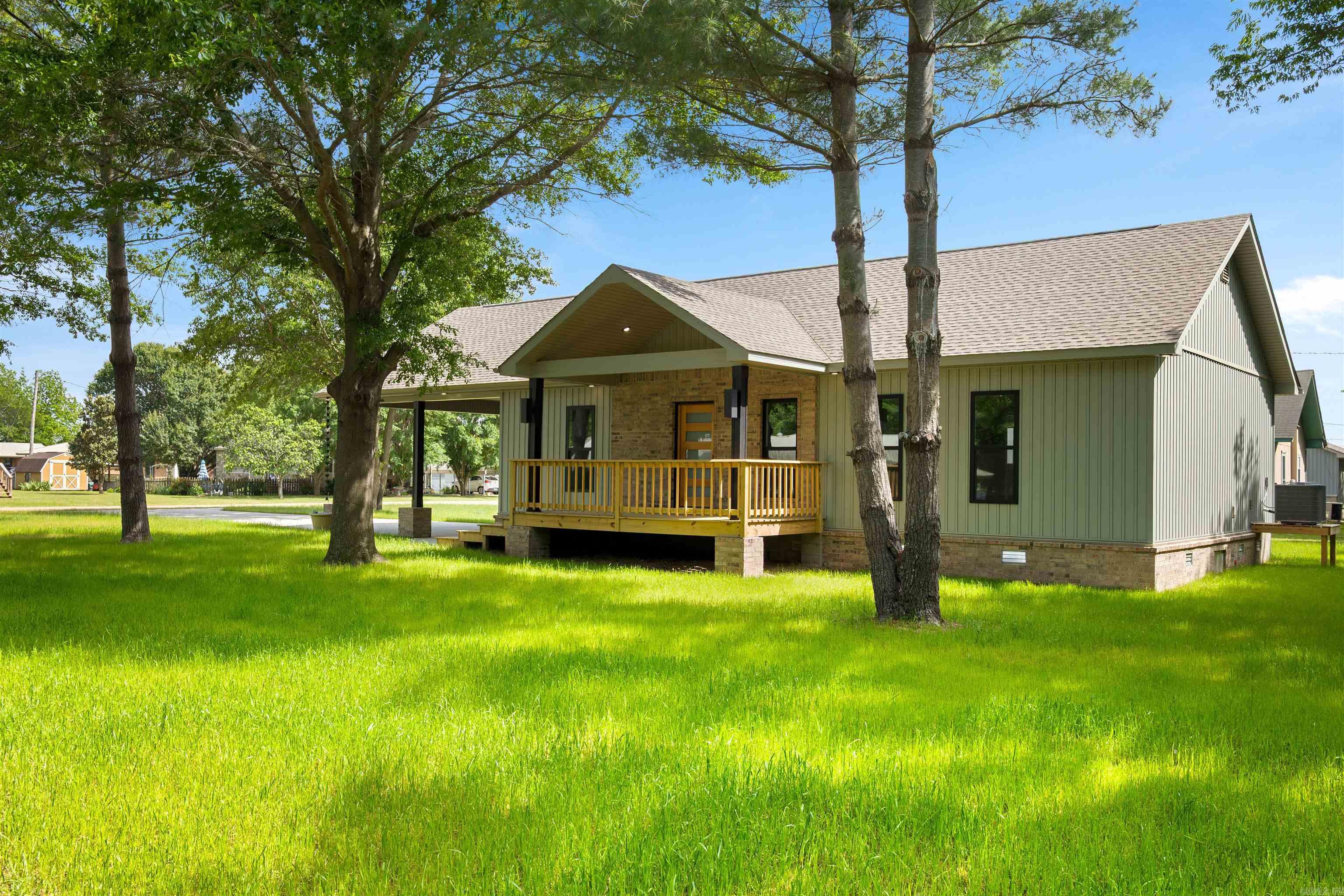 301 Dogwood St  Caraway, AR