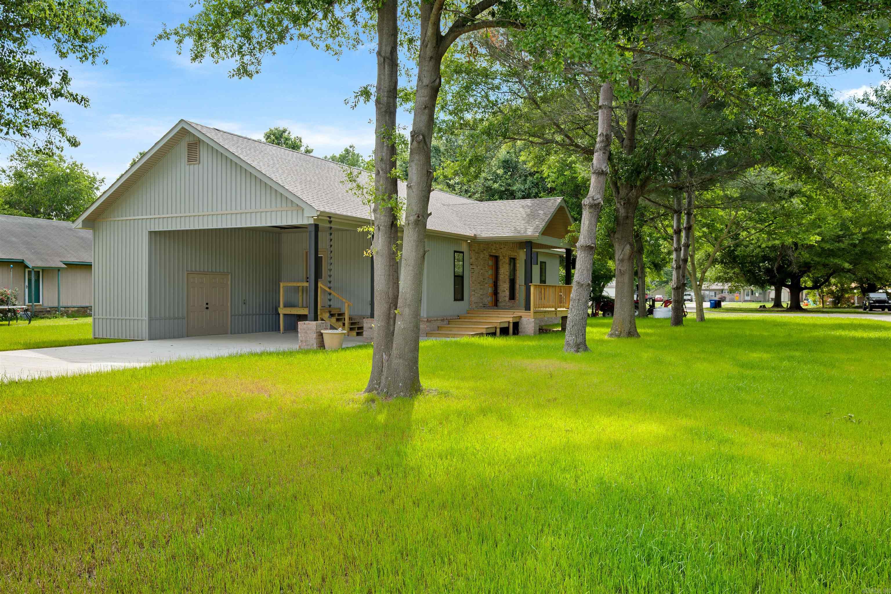 301 Dogwood St  Caraway, AR