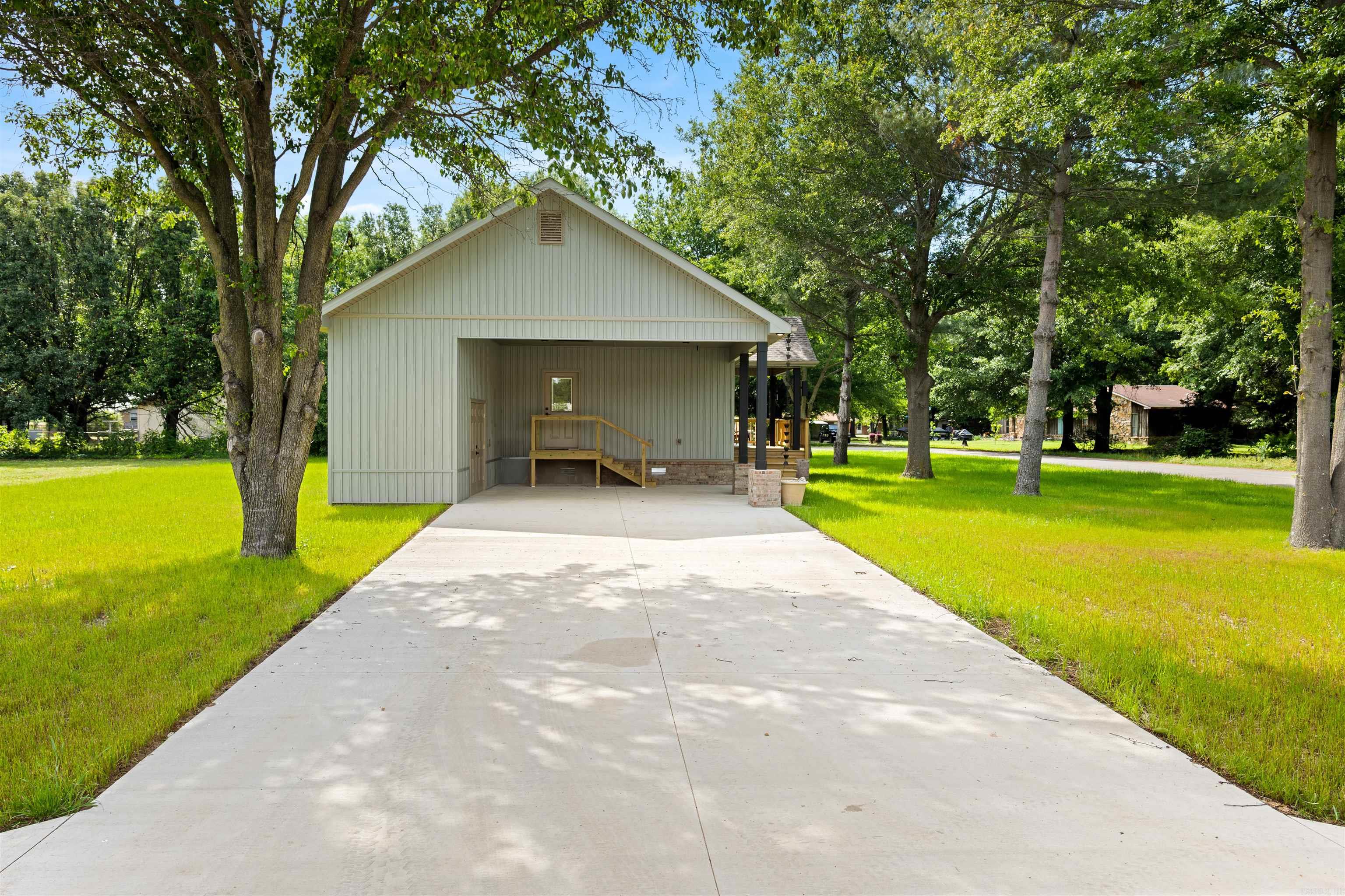 301 Dogwood St  Caraway, AR