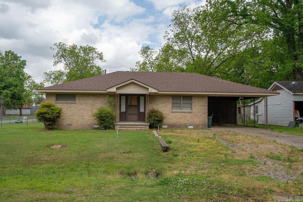 110 W Curran  Des Arc, AR