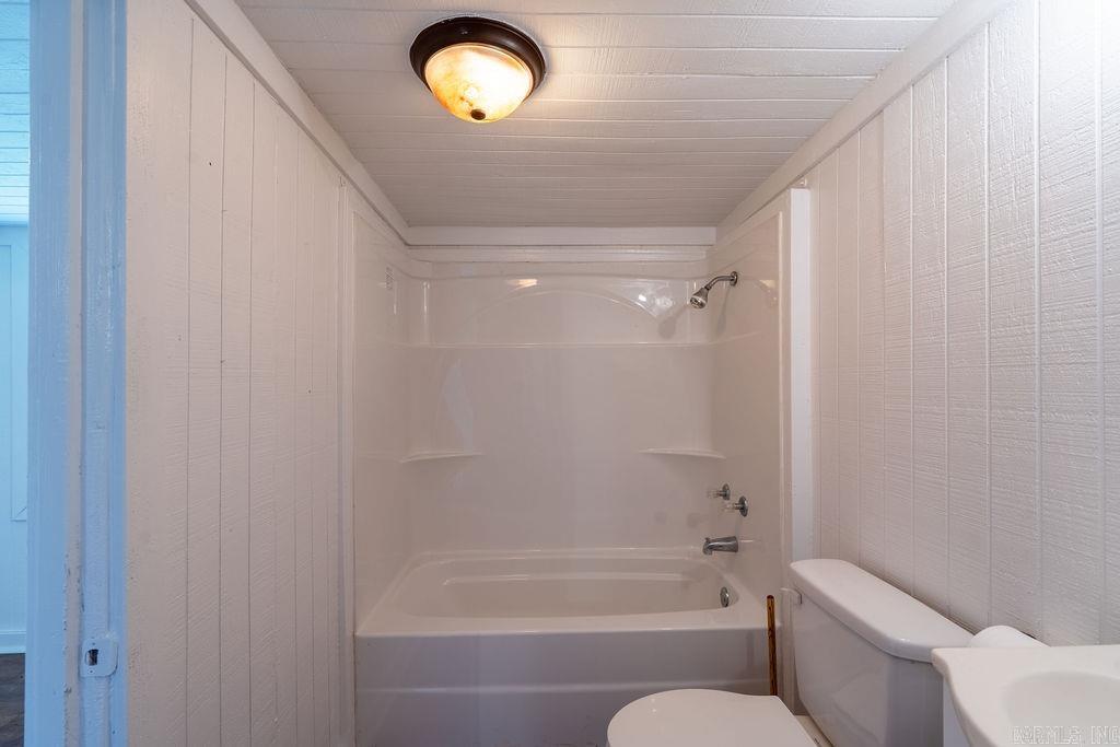 110 W Curran  Des Arc, AR