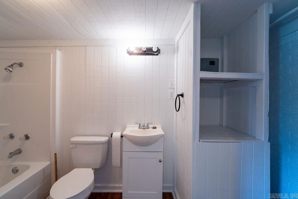 110 W Curran  Des Arc, AR