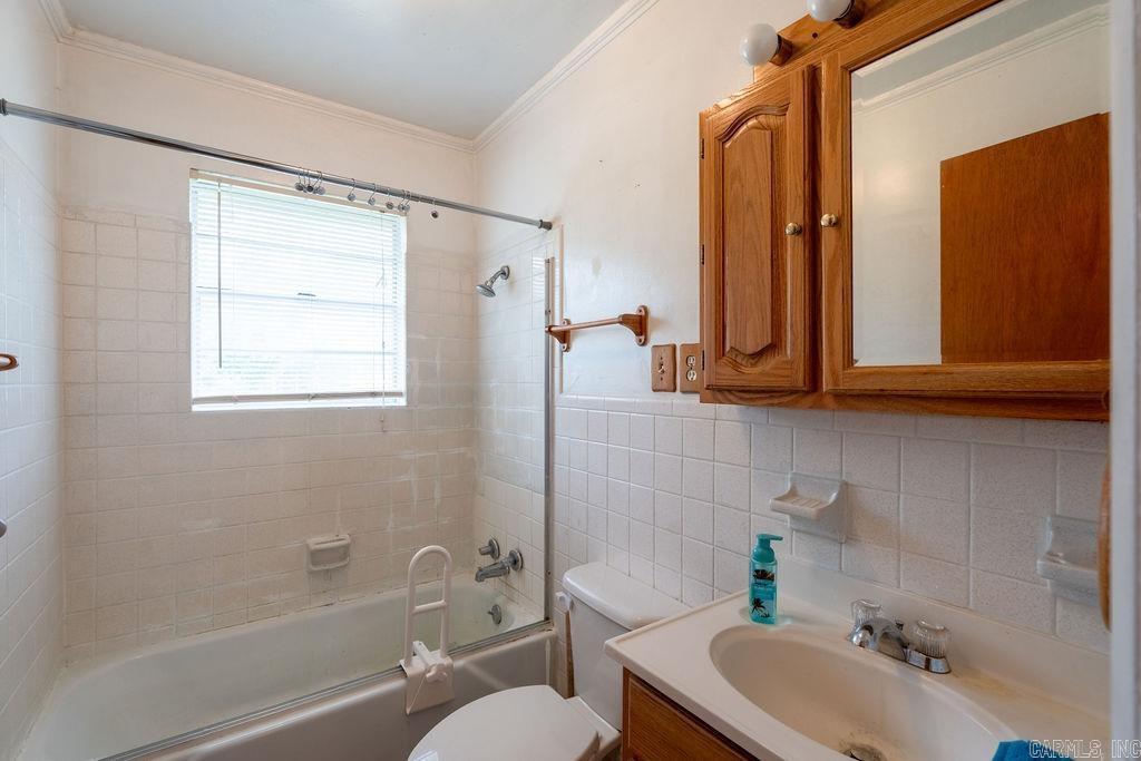 110 W Curran  Des Arc, AR