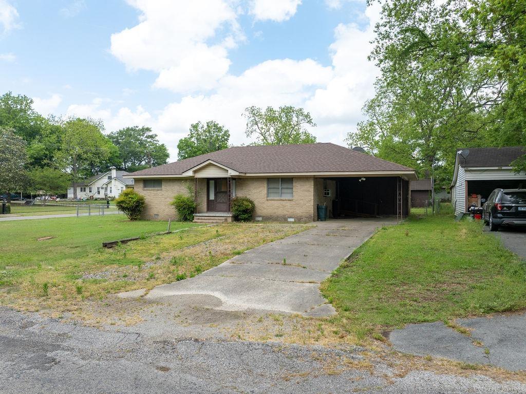 110 W Curran  Des Arc, AR