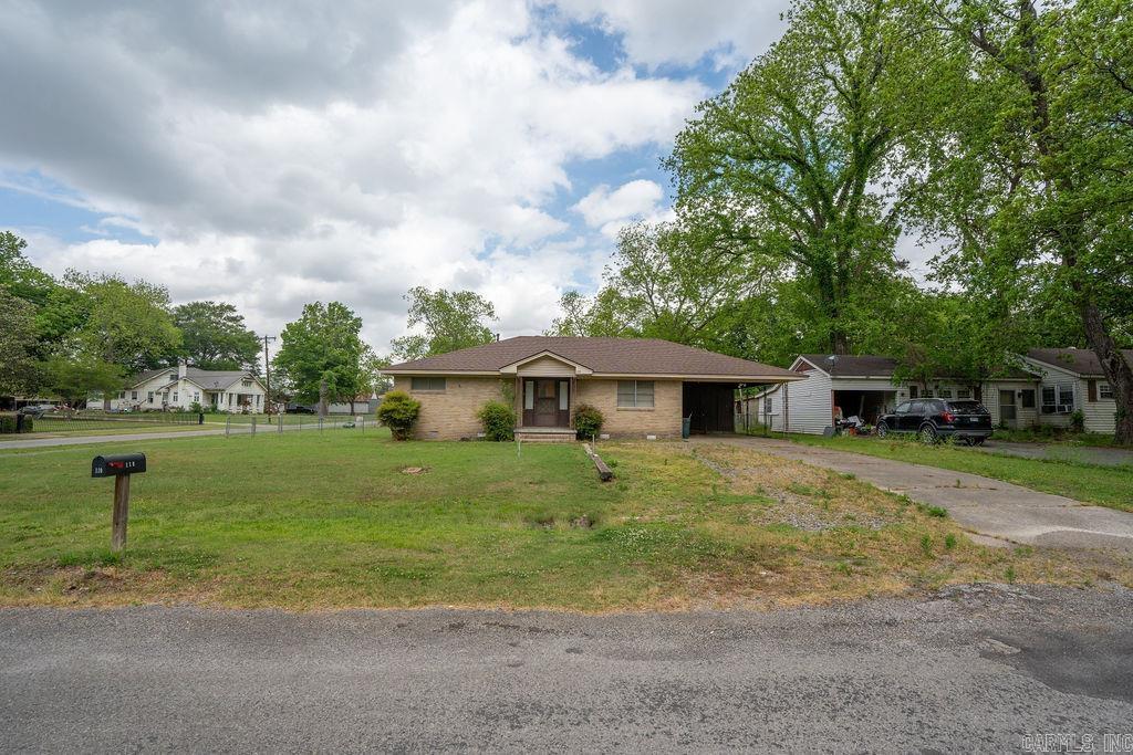 110 W Curran  Des Arc, AR