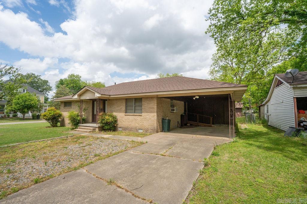 110 W Curran  Des Arc, AR