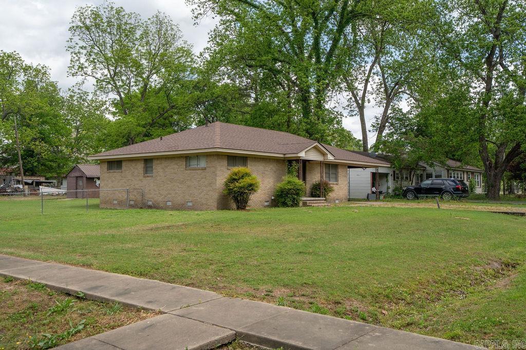110 W Curran  Des Arc, AR