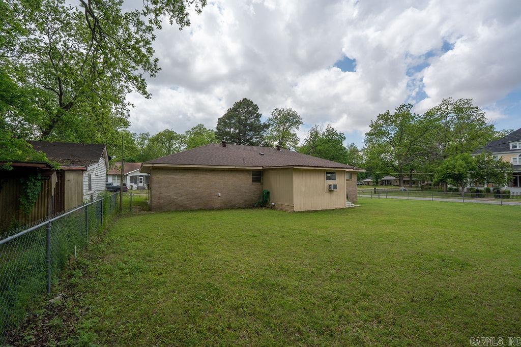 110 W Curran  Des Arc, AR