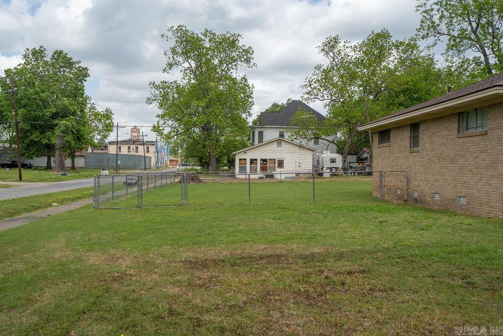 110 W Curran  Des Arc, AR