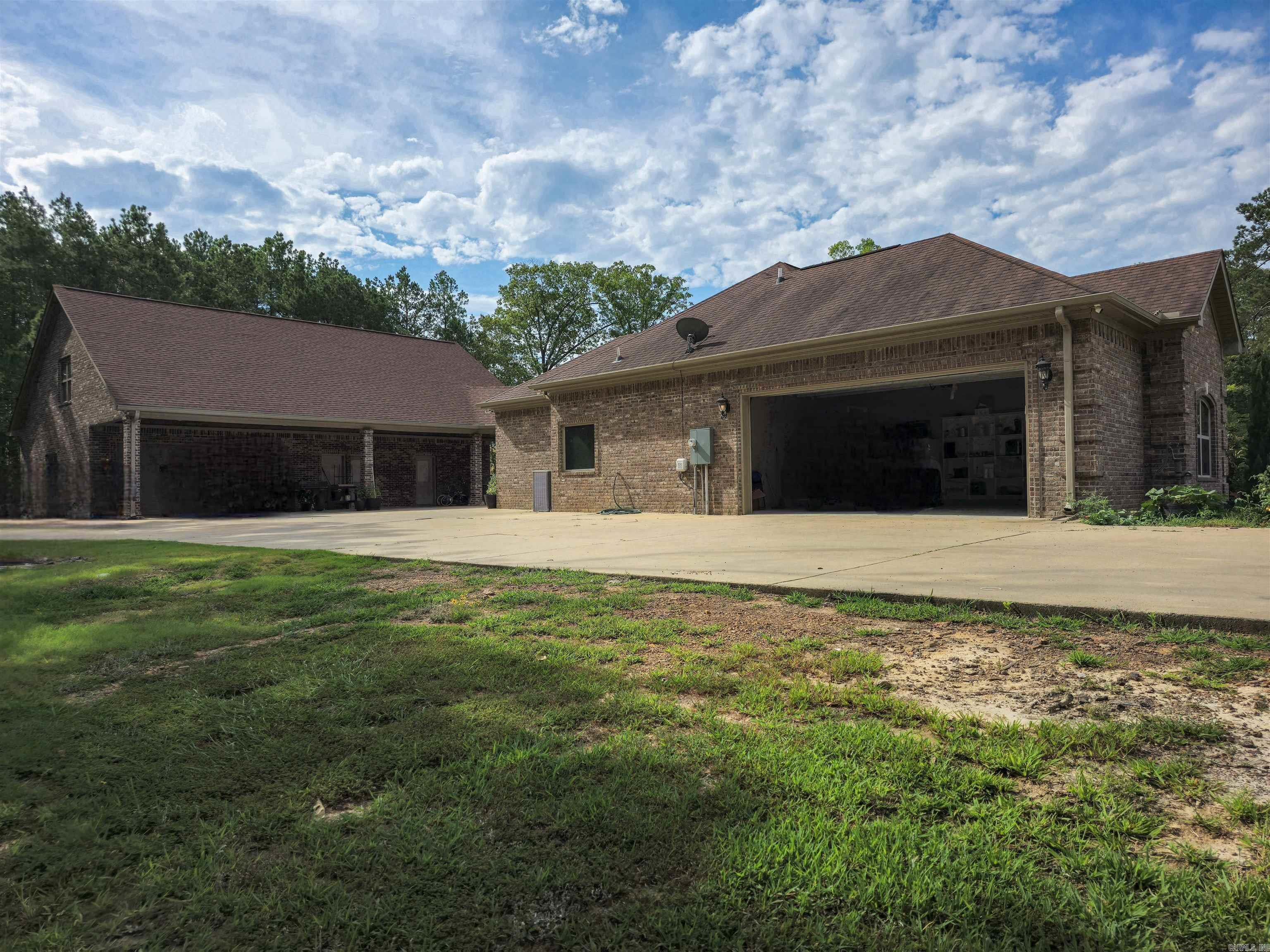 23 whispering  Alexander, AR