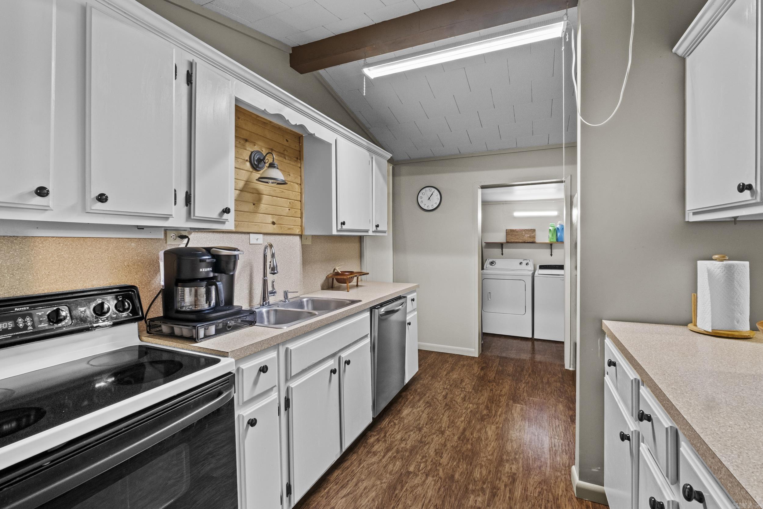 4 Persimmon Ln  Tumbling Shoals, AR