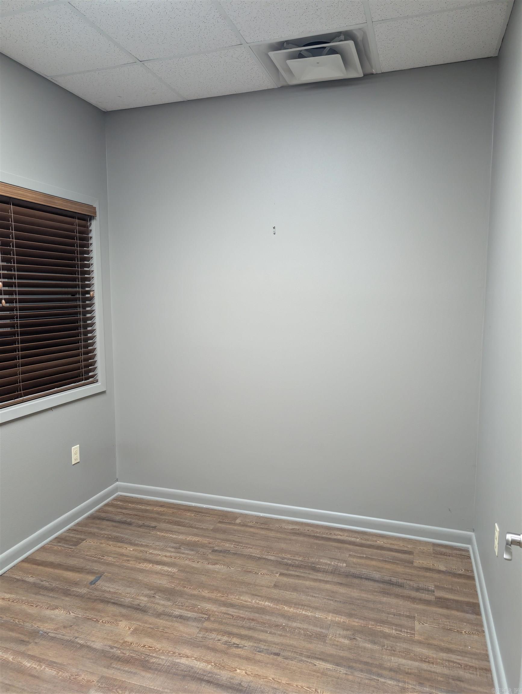 2033 E race  Searcy, AR