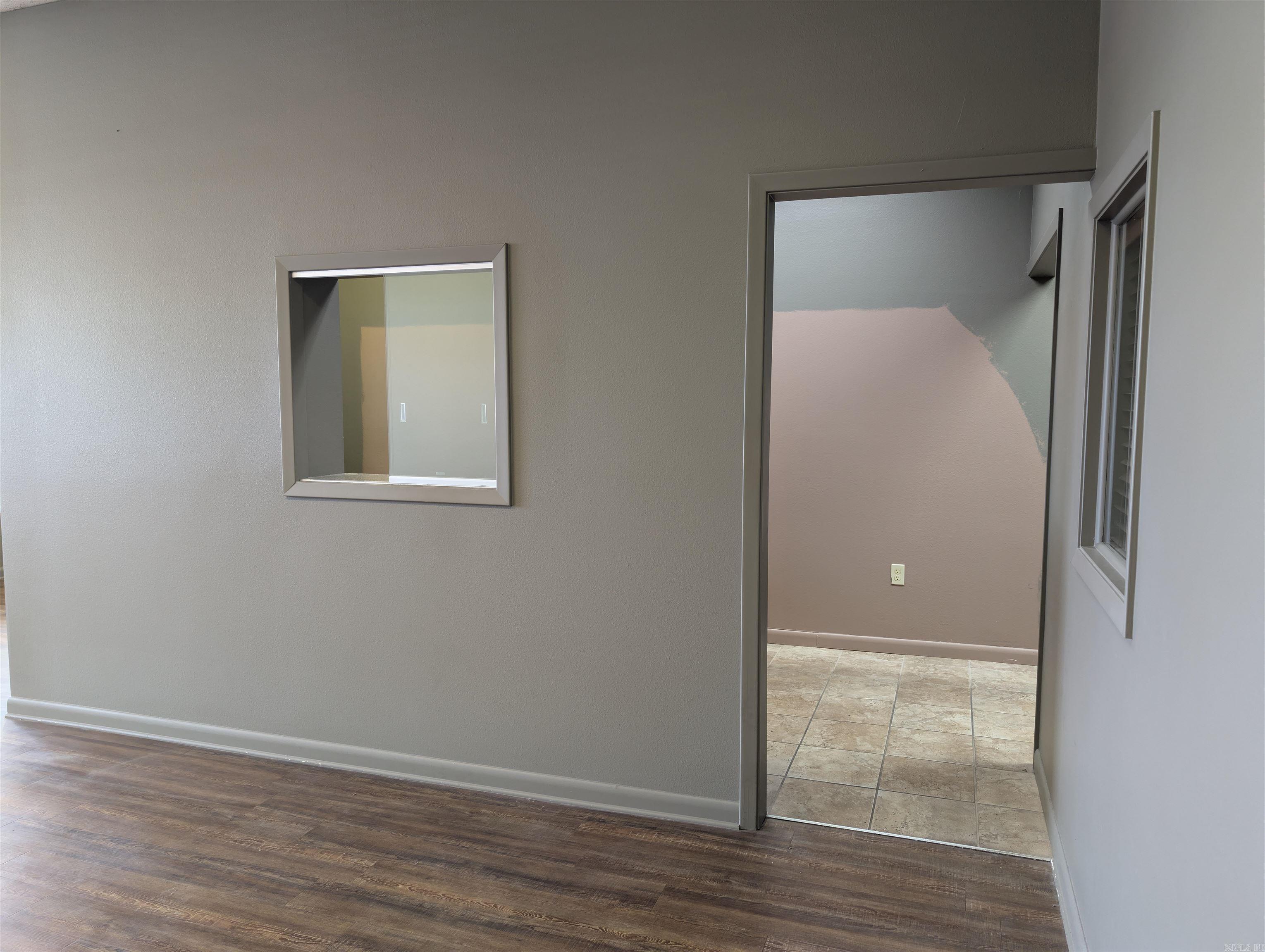 2033 E race  Searcy, AR