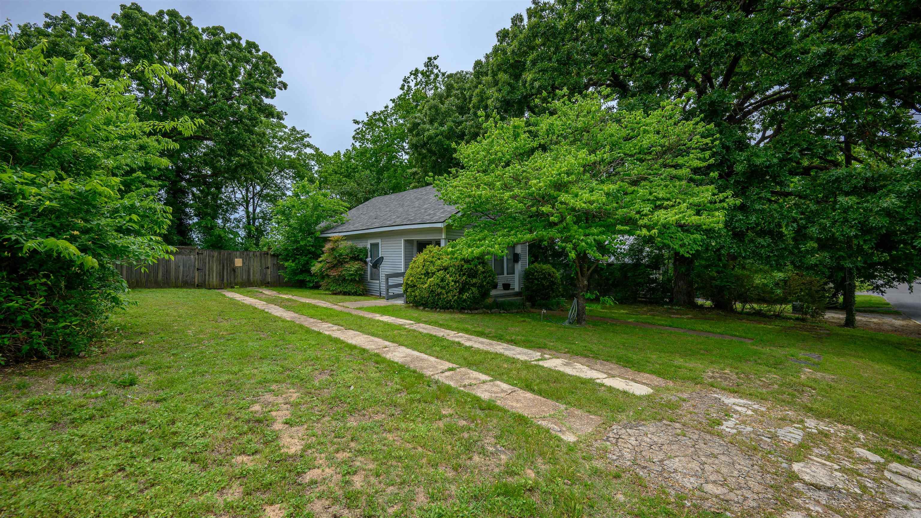 856 Broad  Batesville, AR