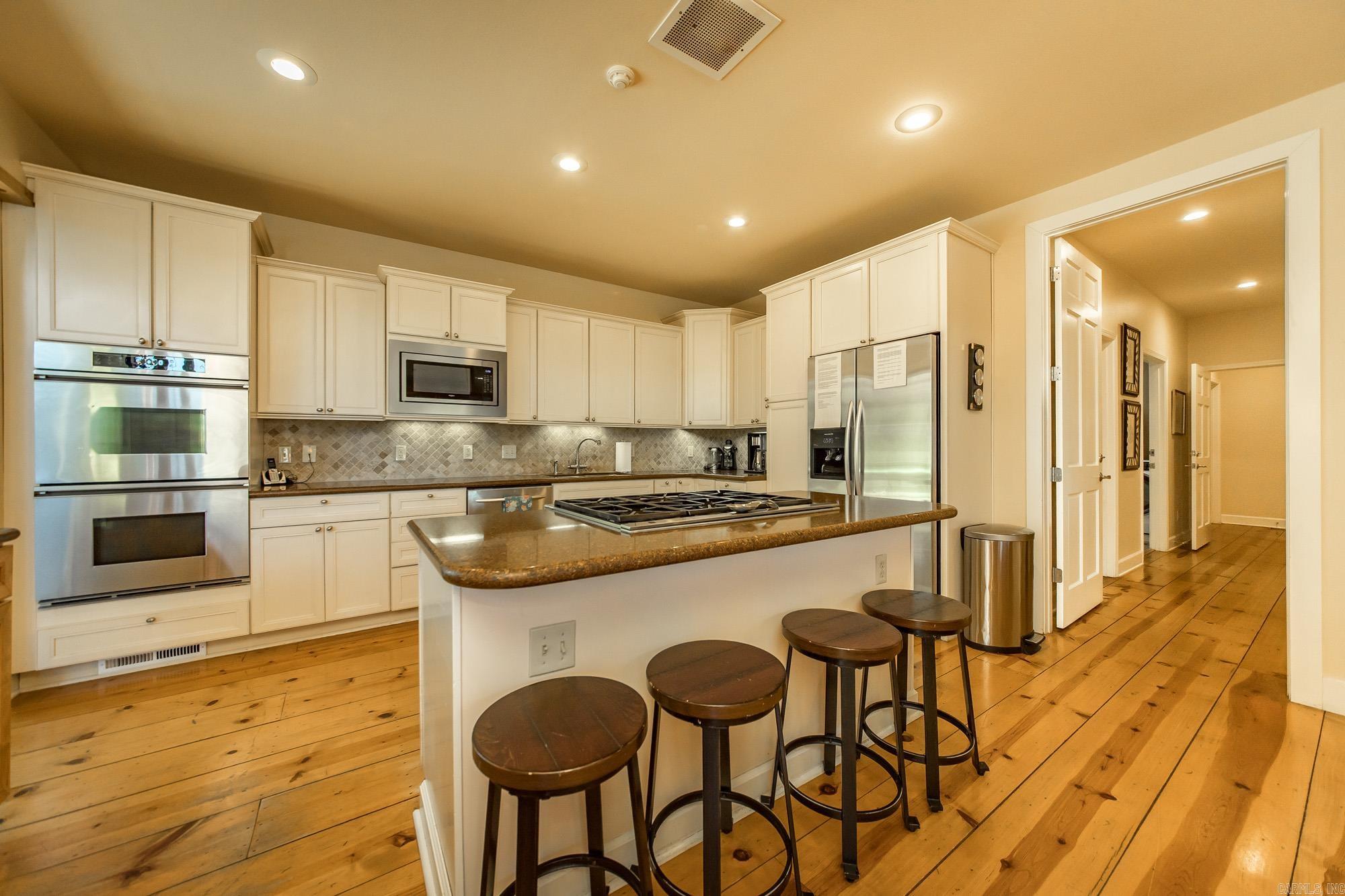 3139 Riverbend  Heber Springs, AR