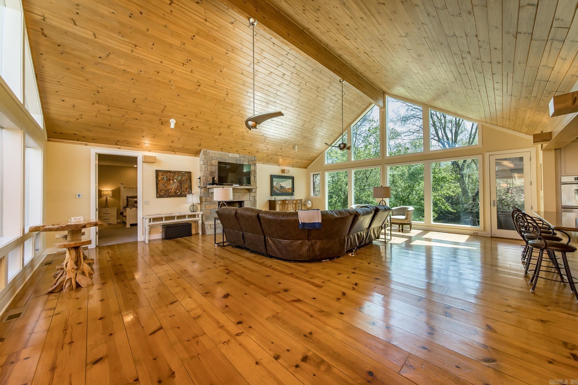 3139 Riverbend  Heber Springs, AR