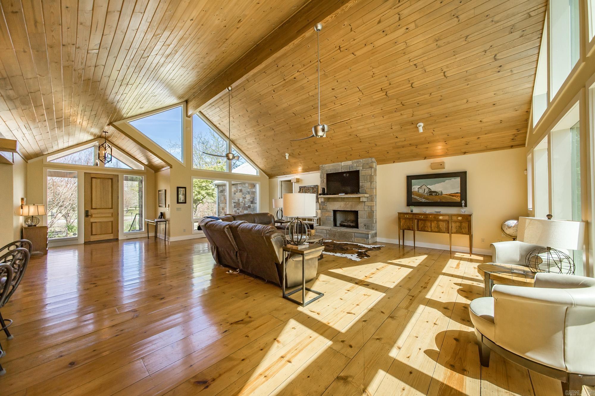3139 Riverbend  Heber Springs, AR