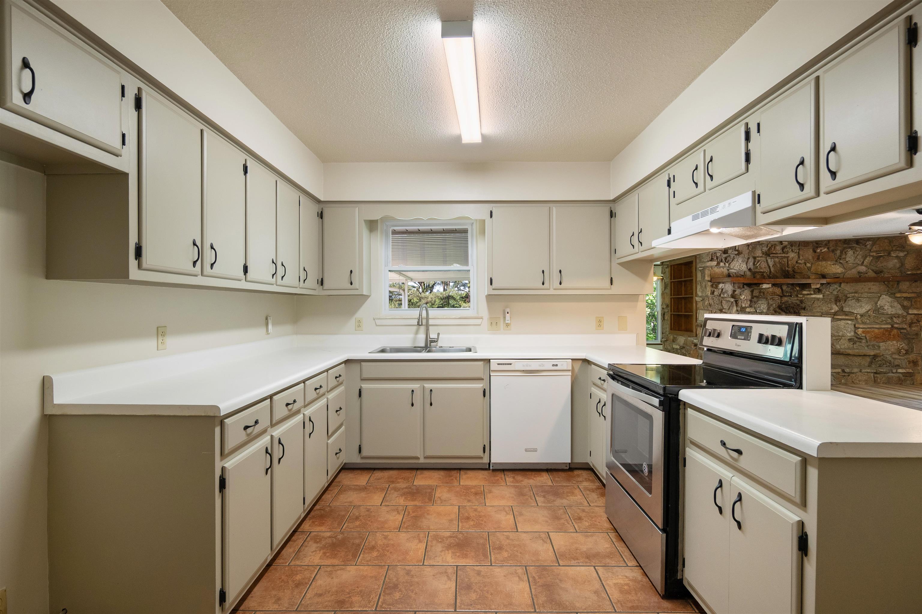 3555 Highway 167  Ash Flat, AR