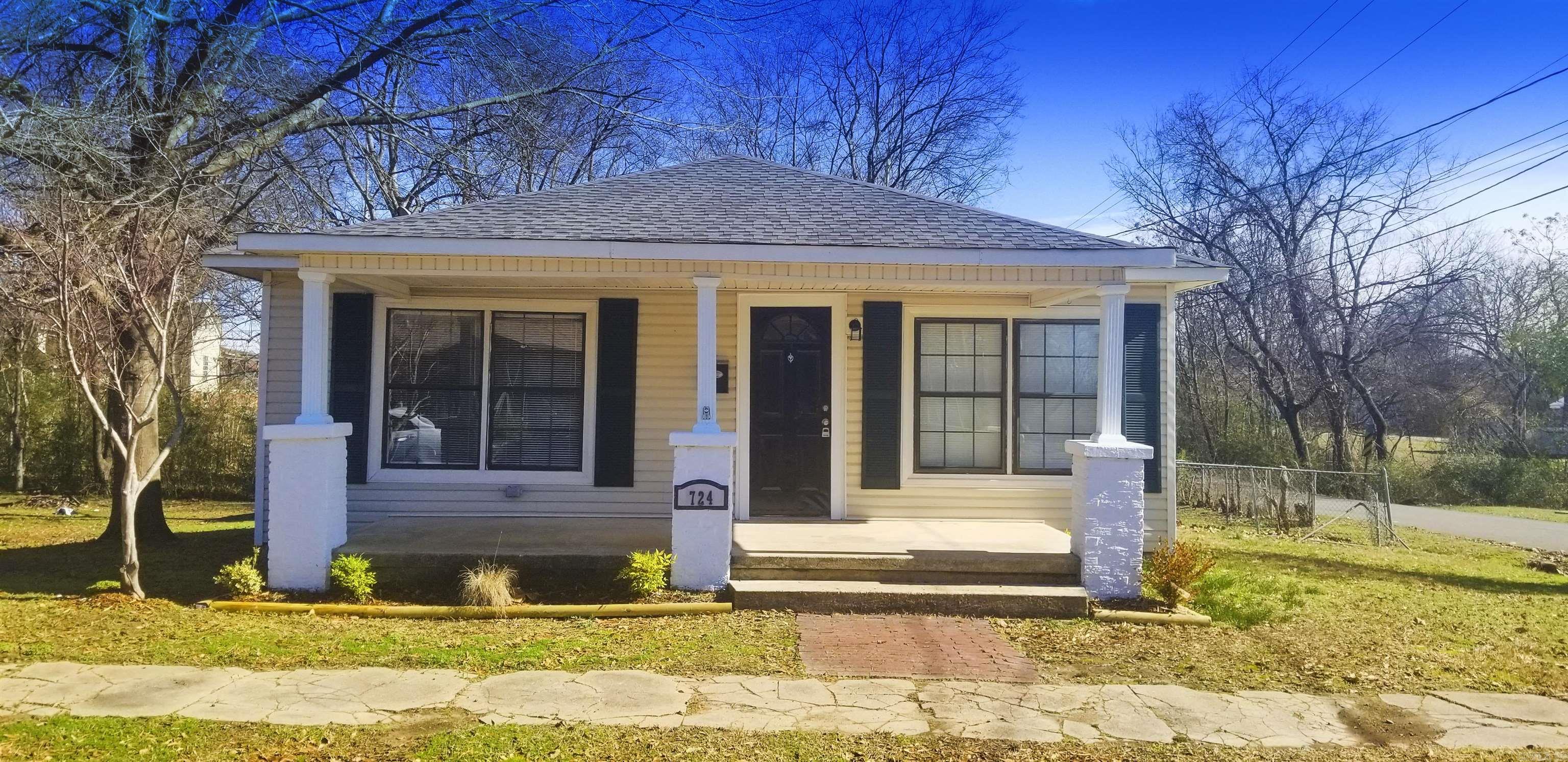 724 S Main  Benton, AR