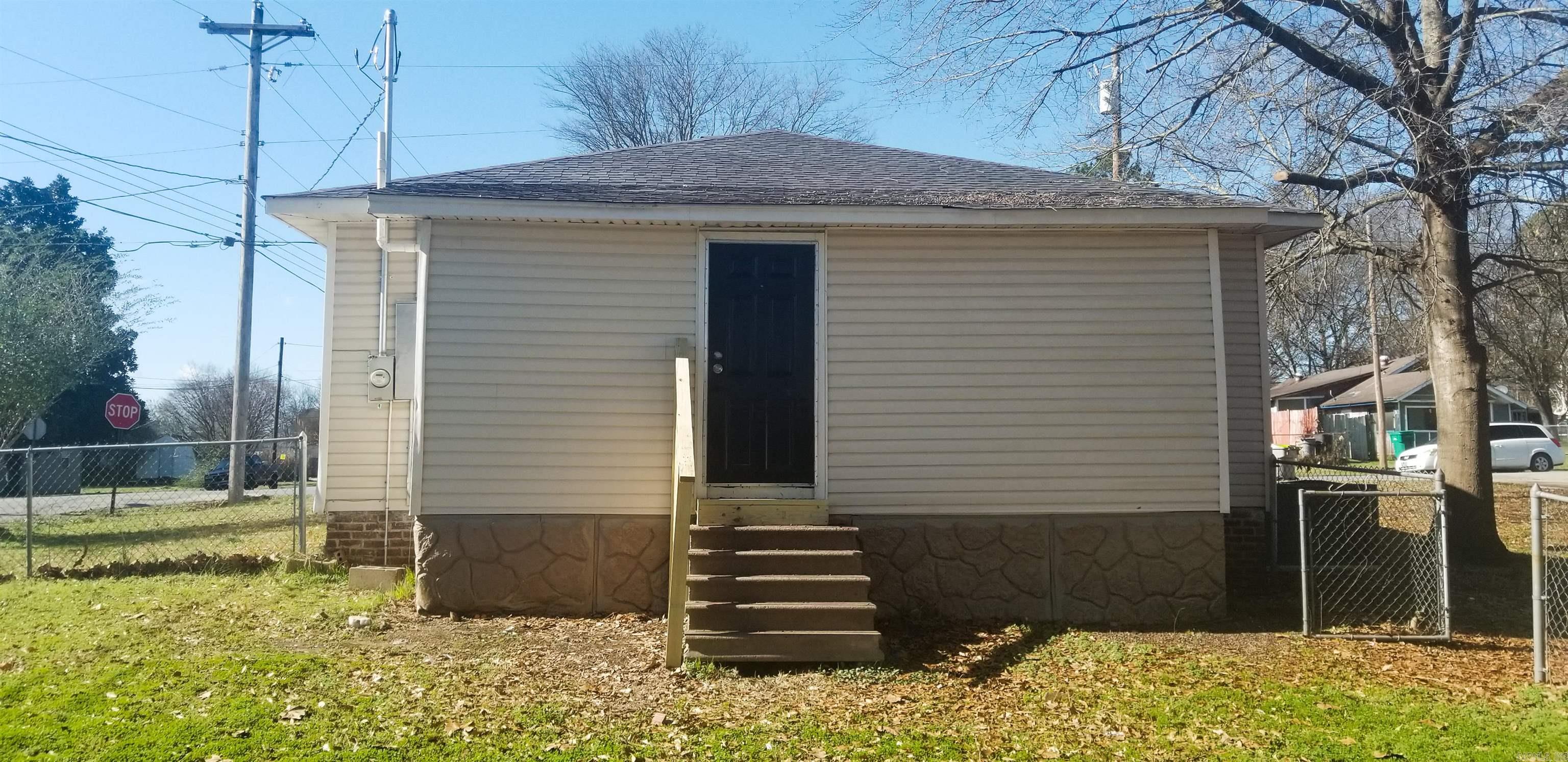 724 S Main  Benton, AR