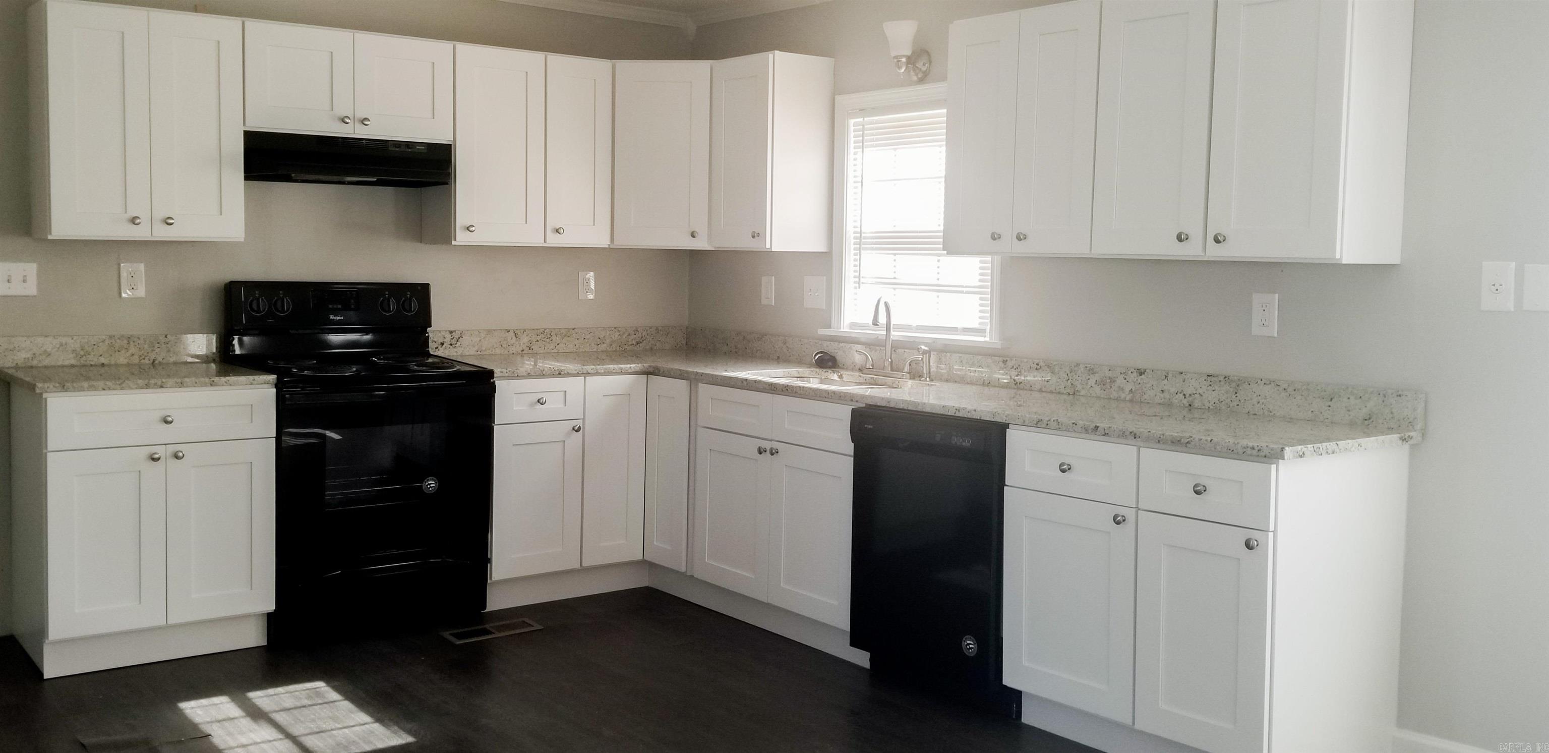 724 S Main  Benton, AR