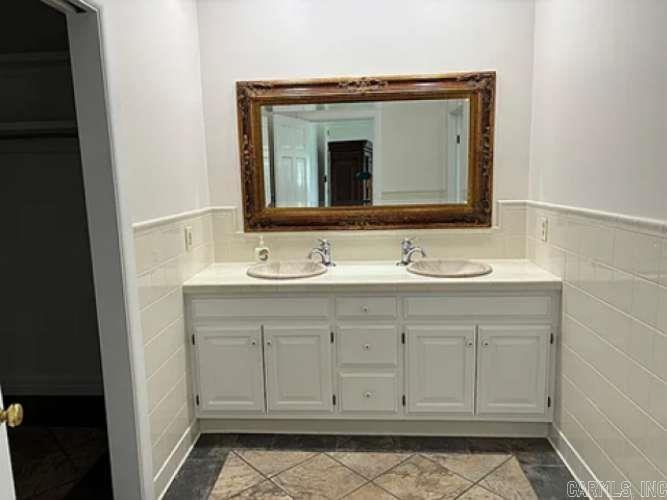 1097 Winrock  Morrilton, AR