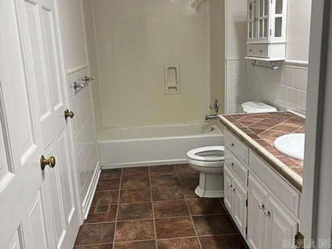 1097 Winrock  Morrilton, AR