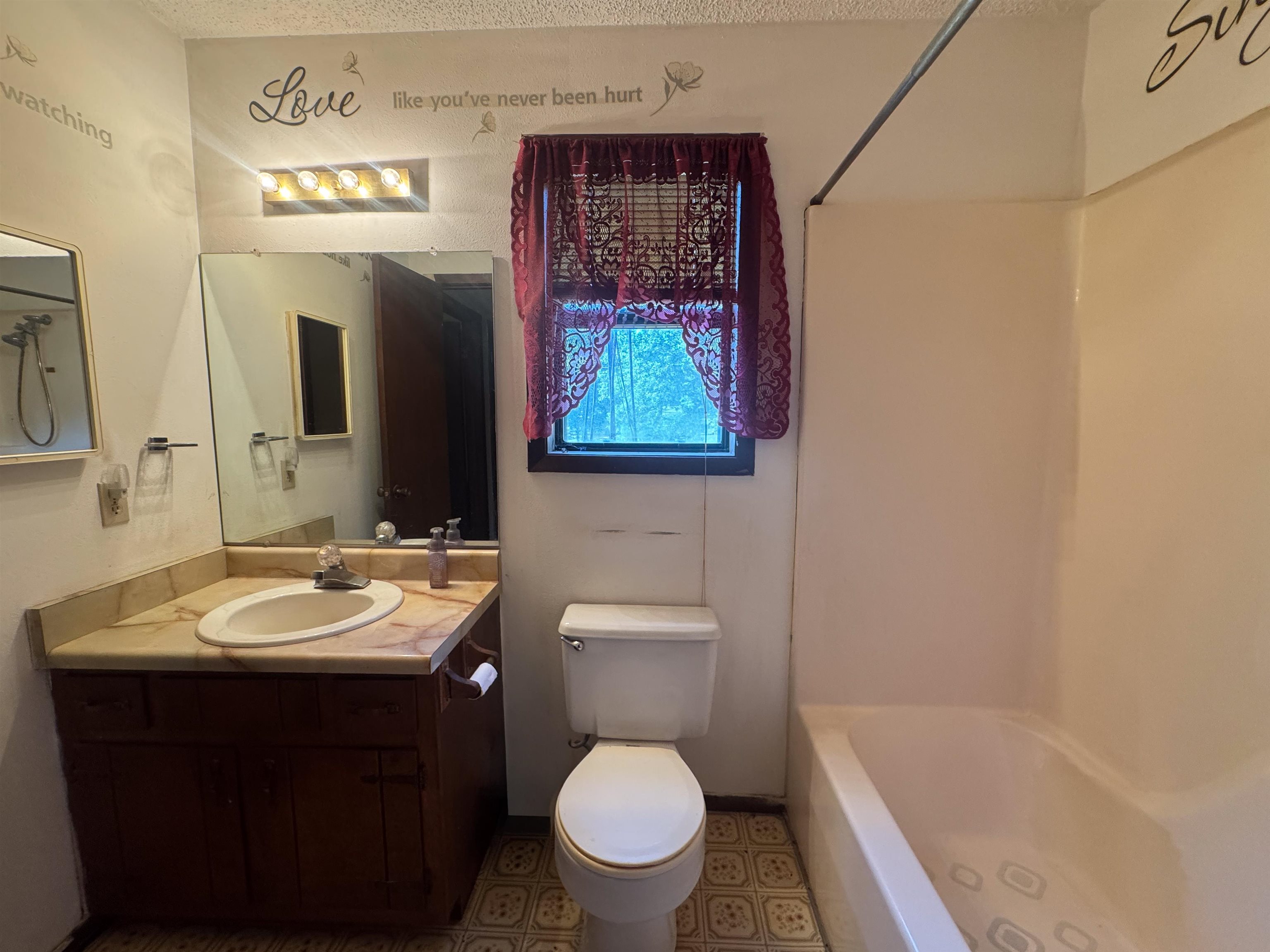153 Sara  Ash Flat, AR