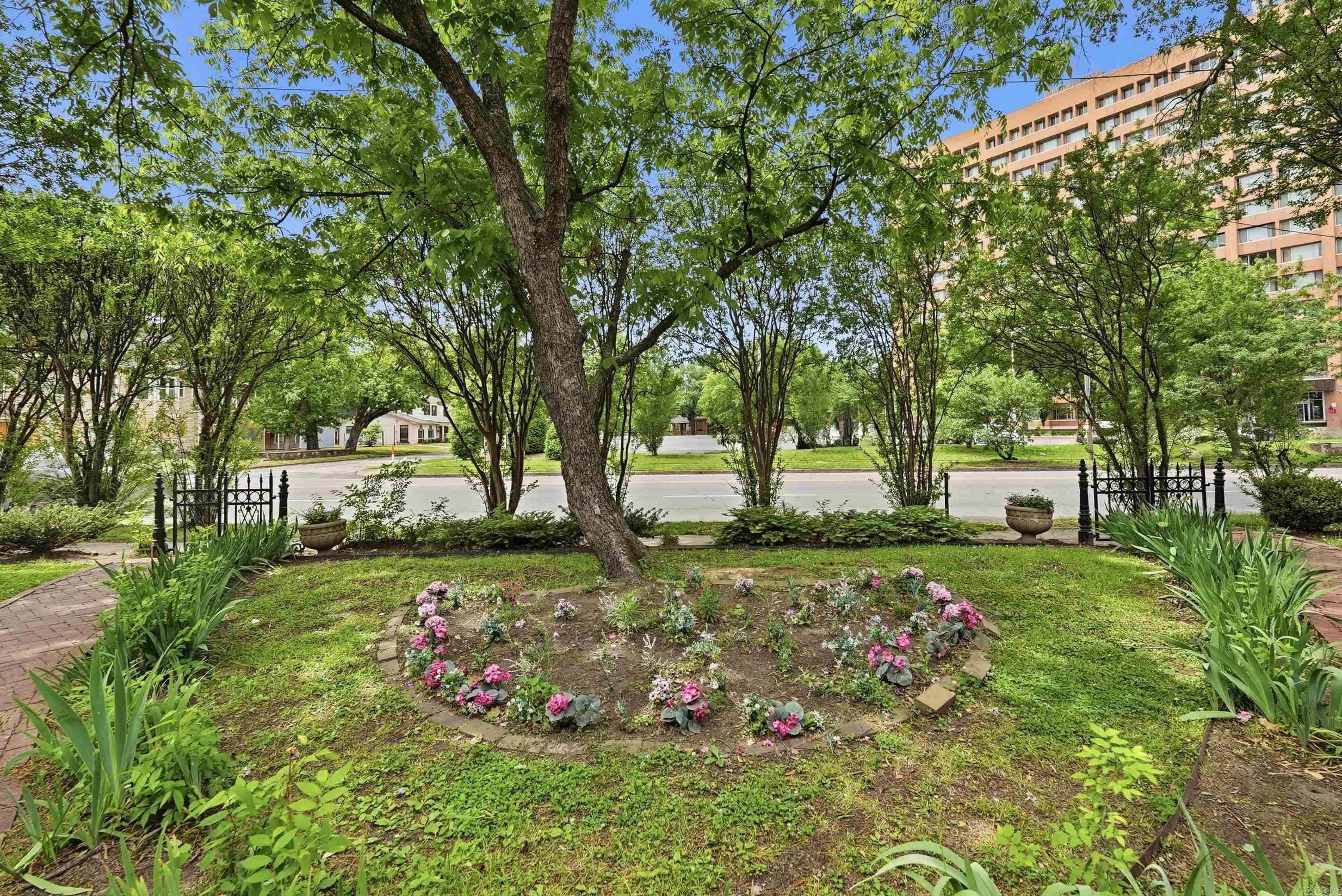 1823 S Broadway St  Little Rock, AR
