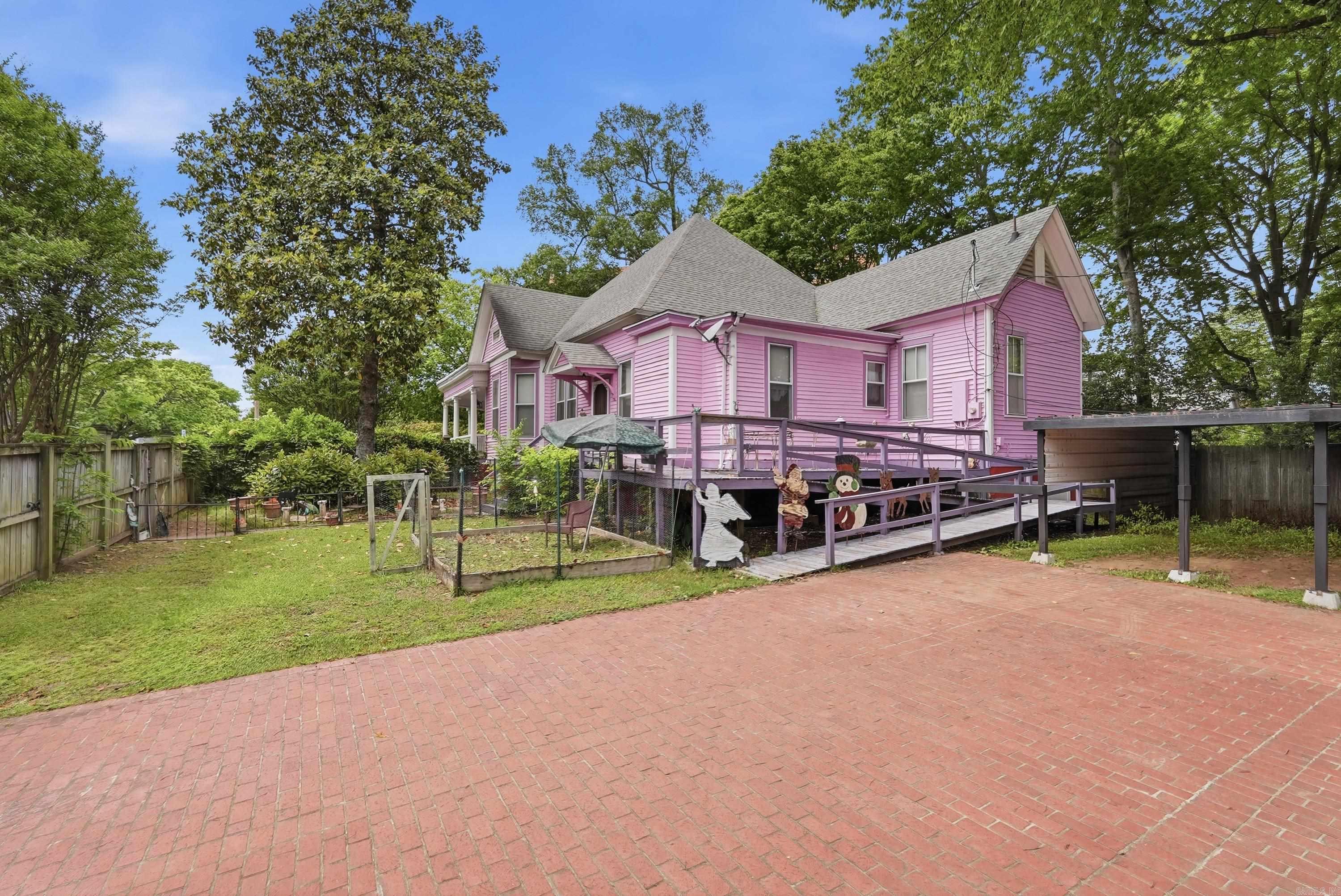 1823 S Broadway St  Little Rock, AR