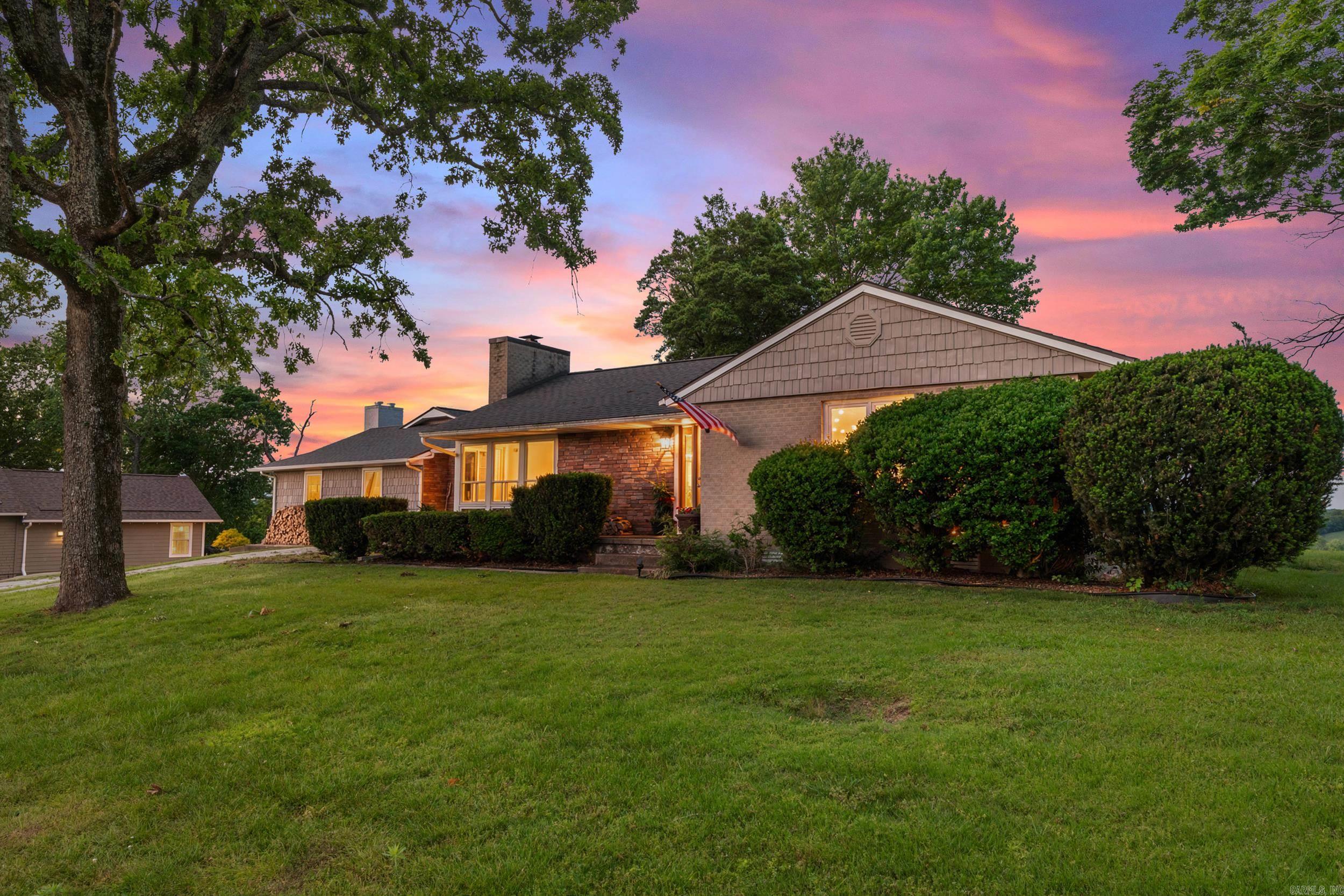 523 Harding Blvd  Cotter, AR