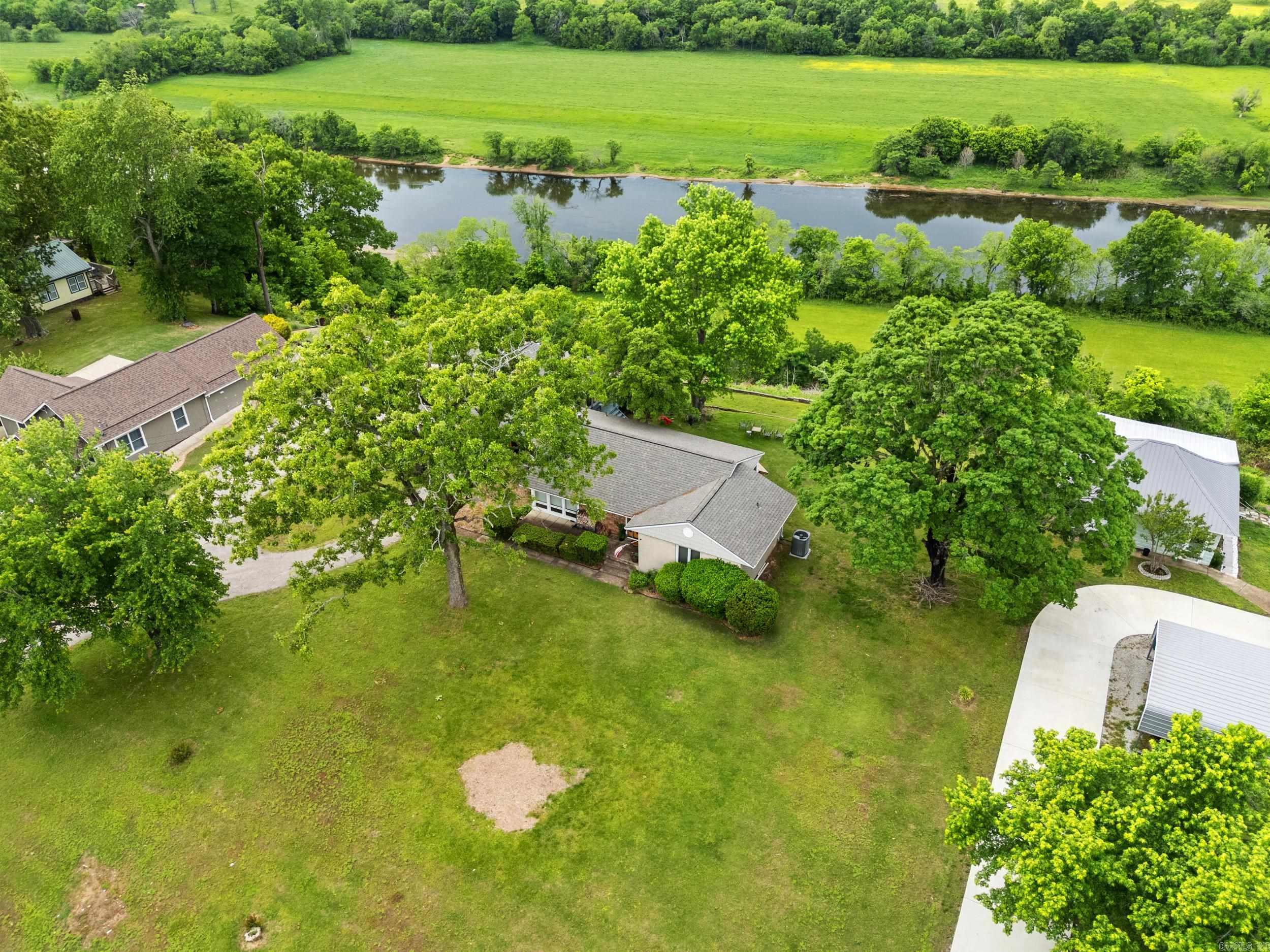 523 Harding Blvd  Cotter, AR