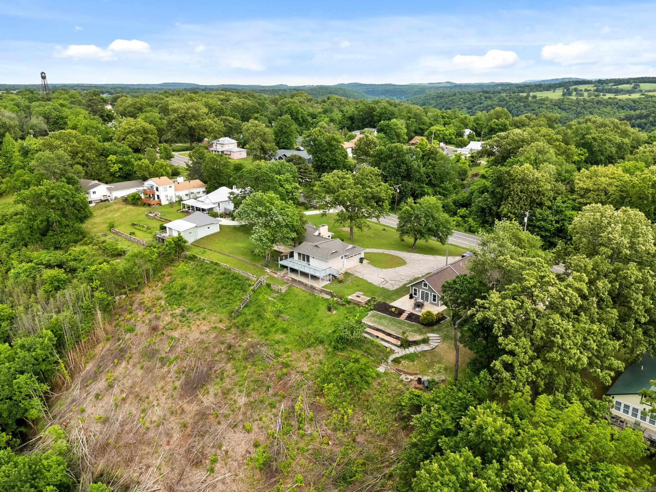 523 Harding Blvd  Cotter, AR