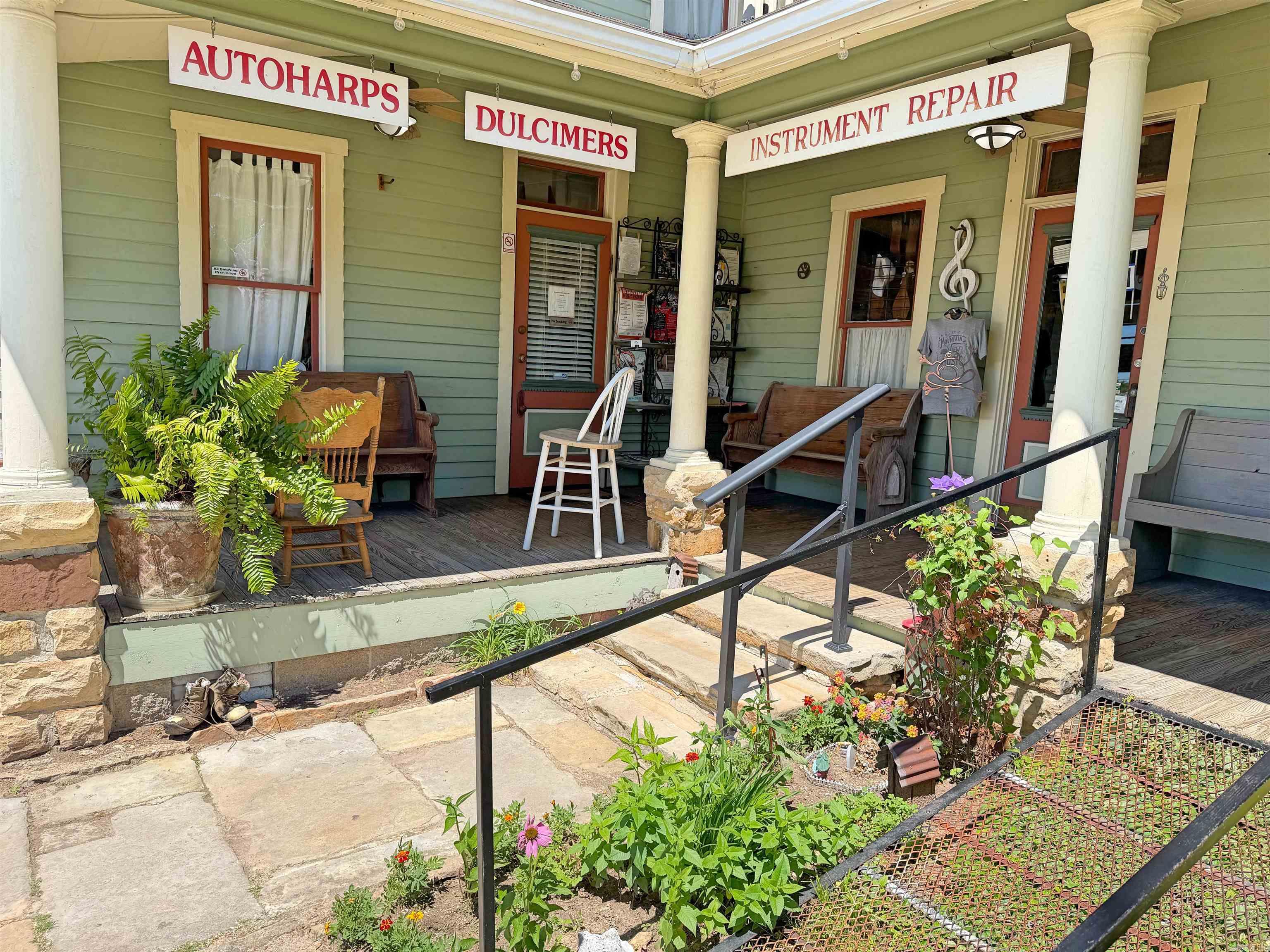 123 W. Washington St.  Mountain View, AR