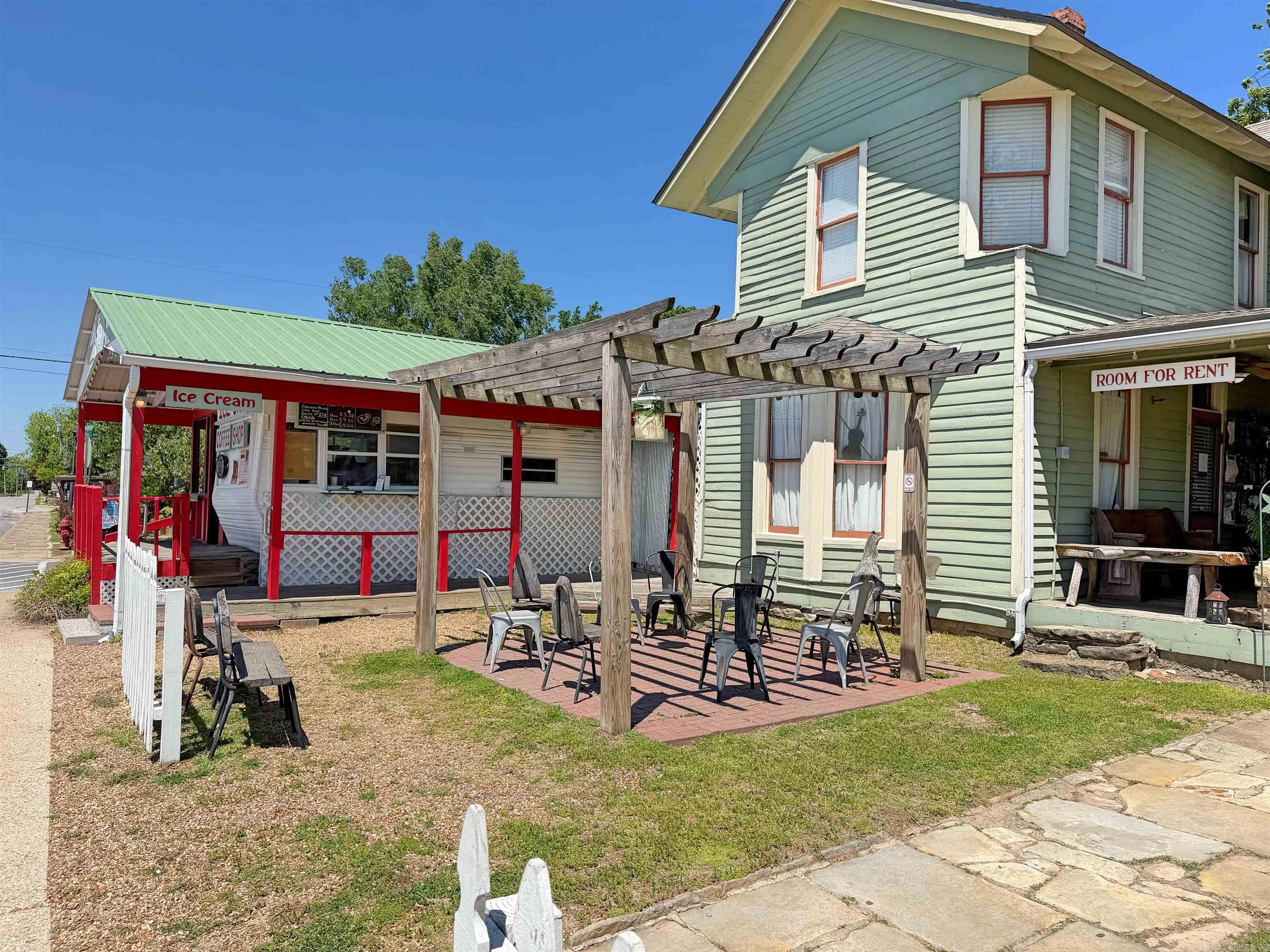 123 W. Washington St.  Mountain View, AR
