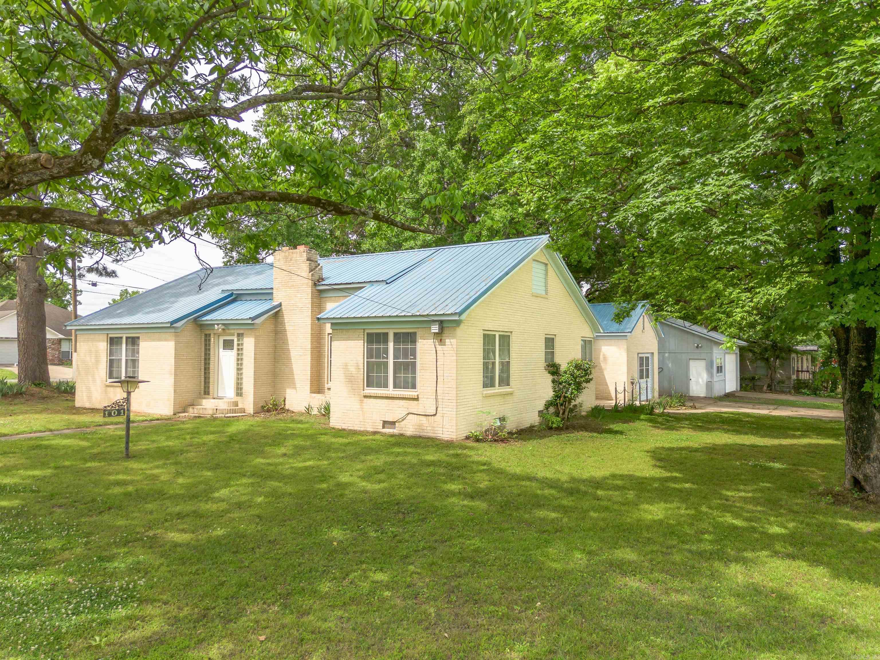 101 Roosevelt  Morrilton, AR