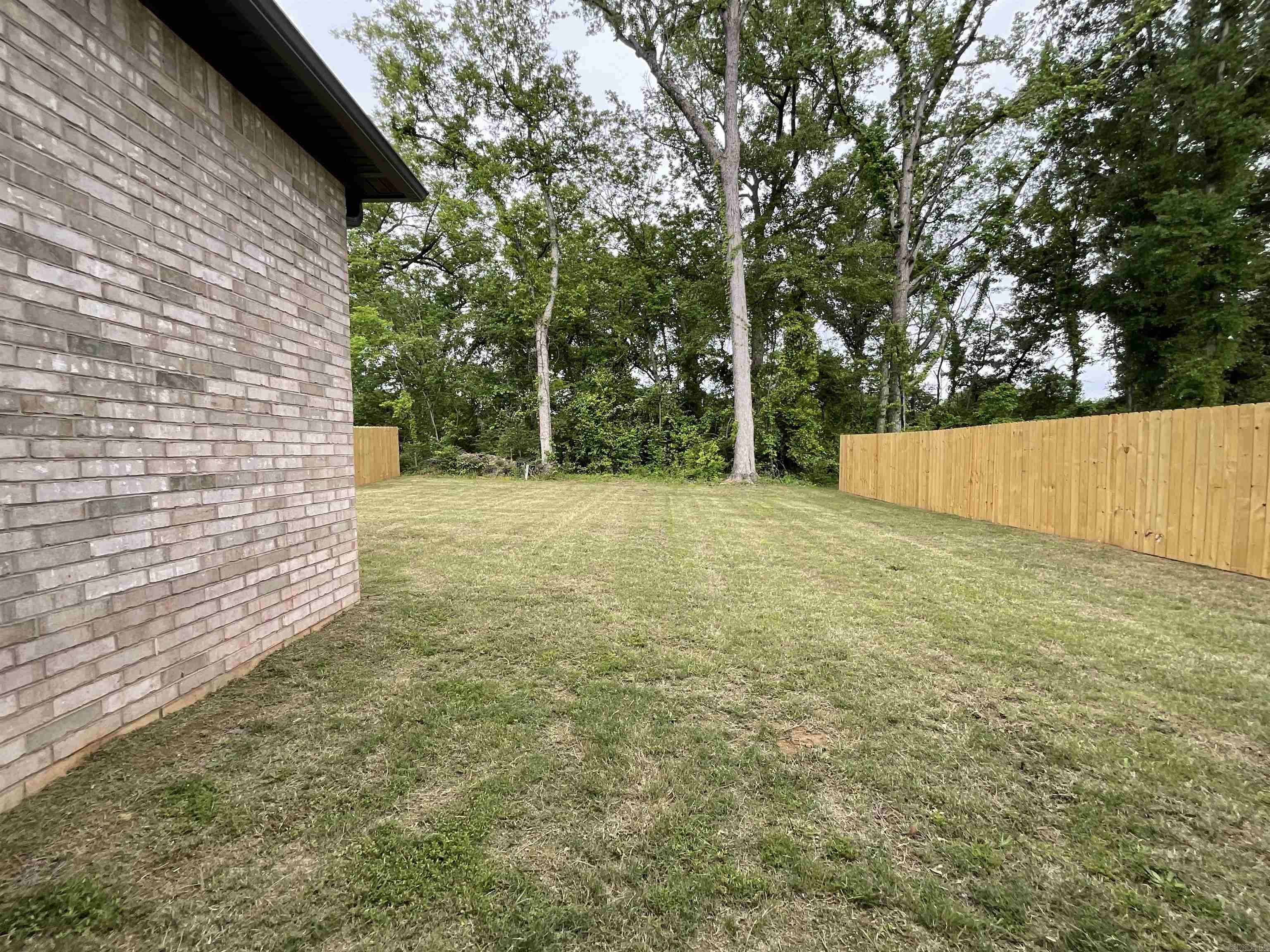 1005 N Jeff Davis  Jacksonville, AR