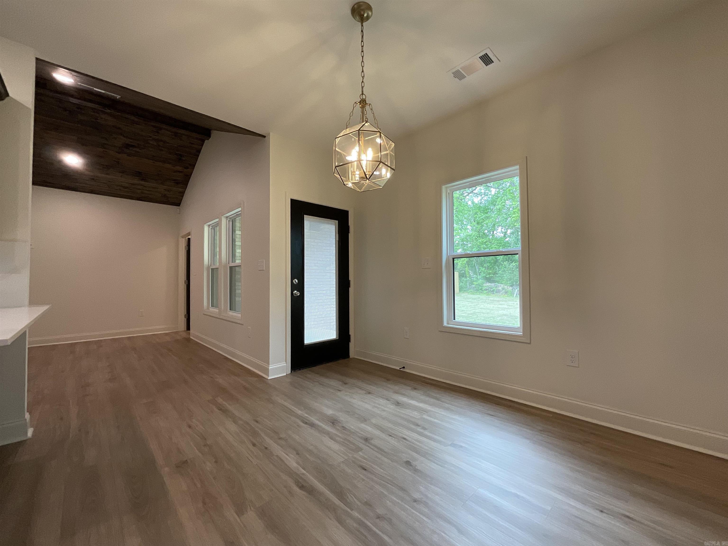 1005 N Jeff Davis  Jacksonville, AR