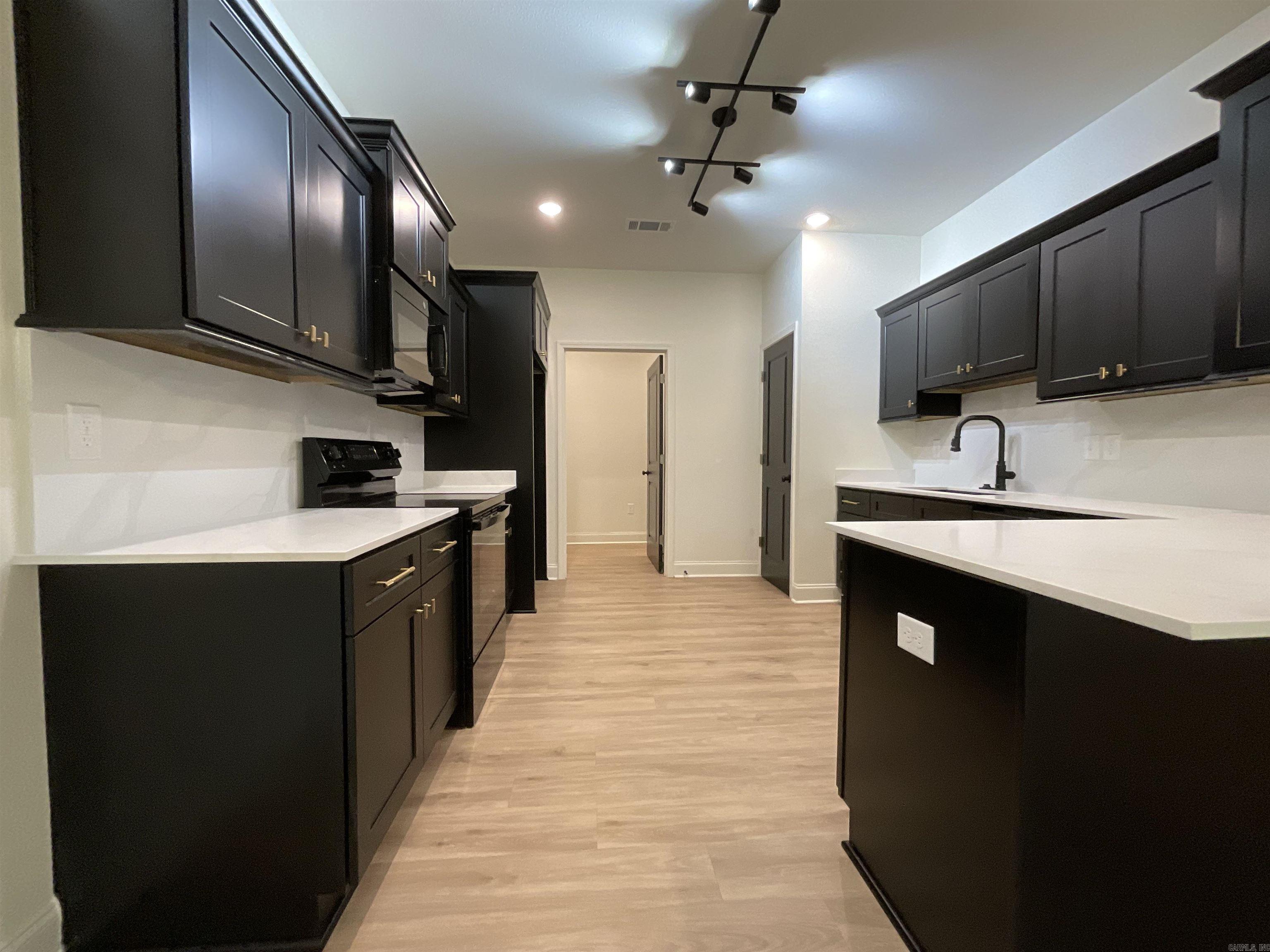1005 N Jeff Davis  Jacksonville, AR