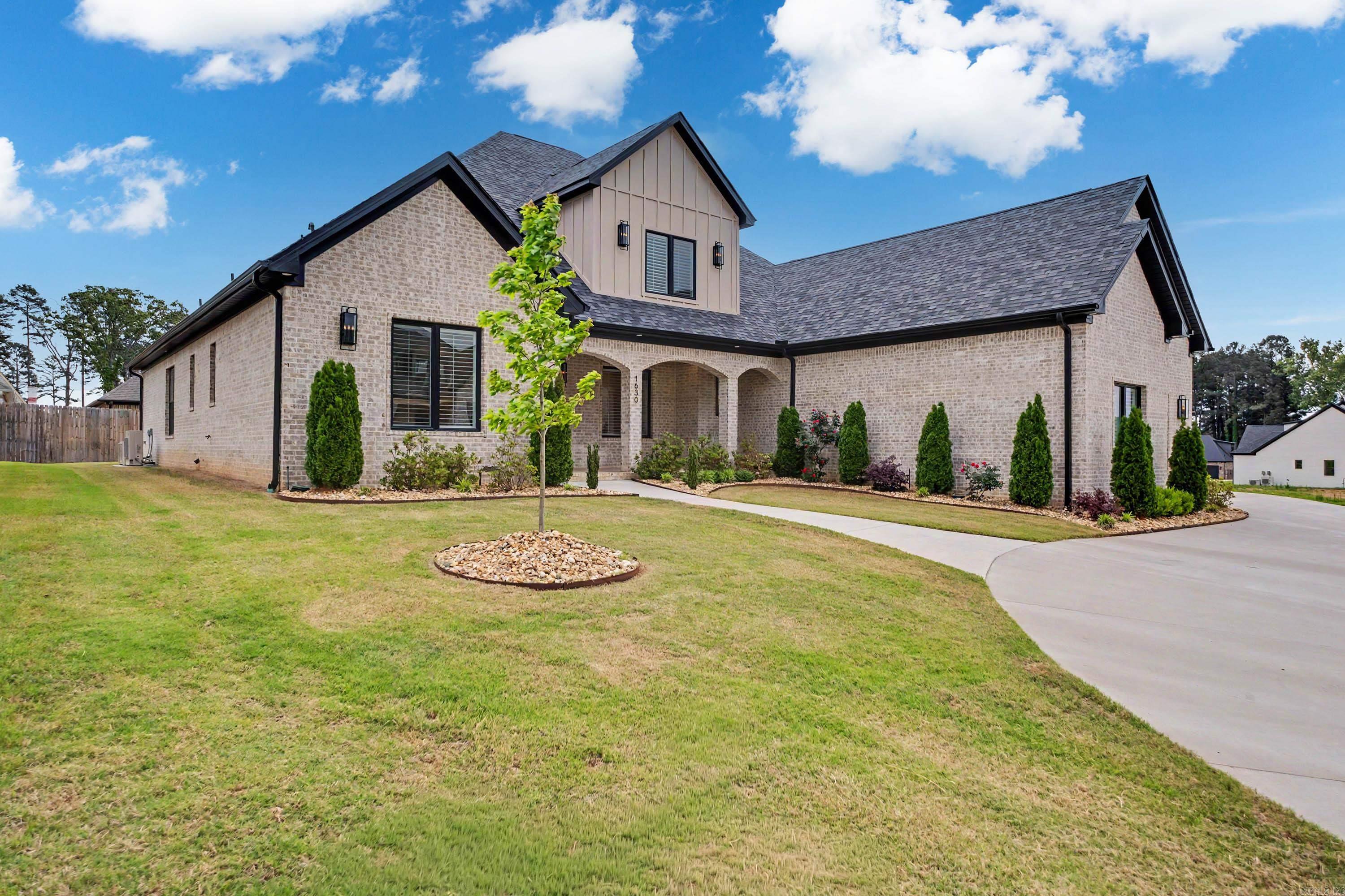 1630 Dolphin  Conway, AR