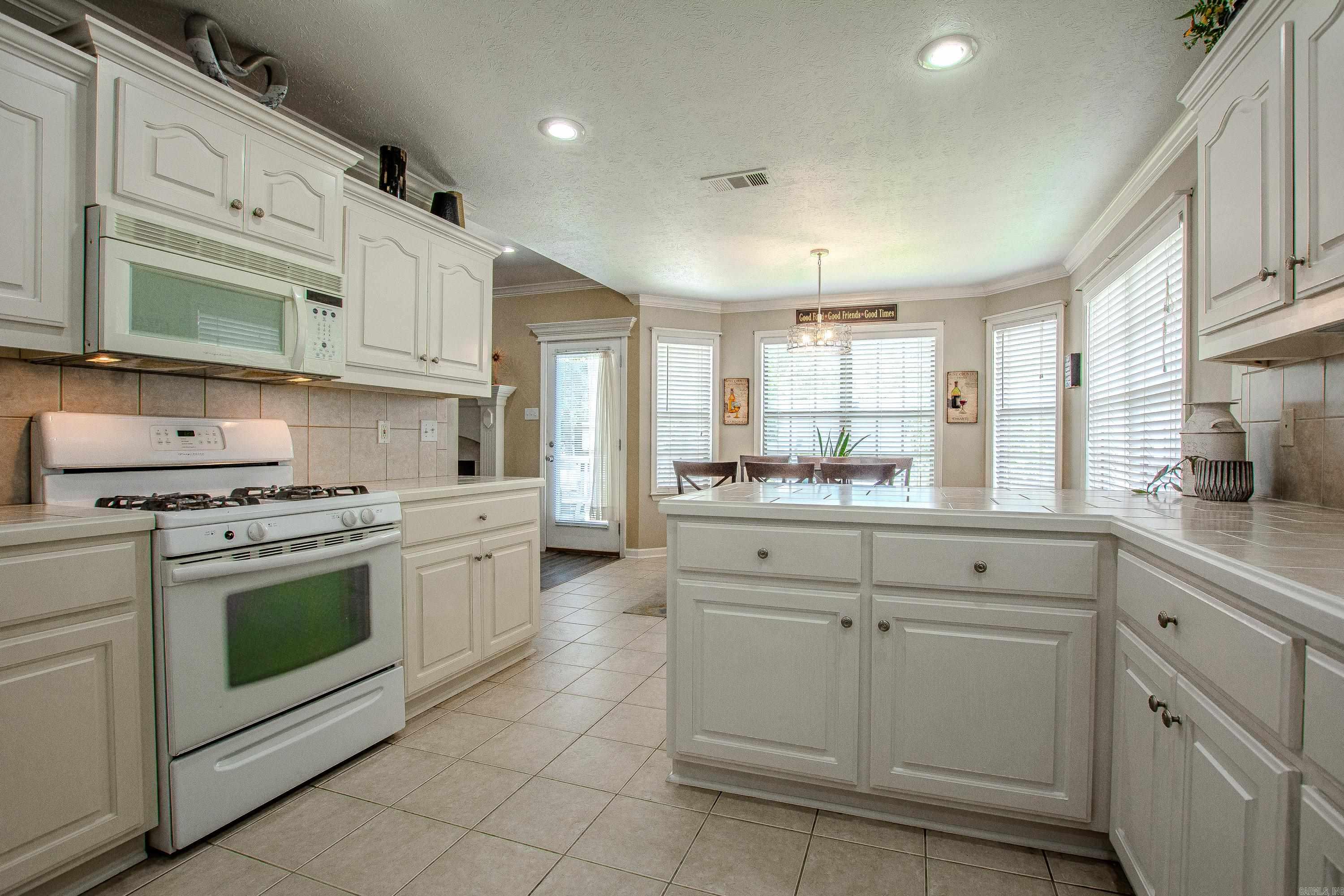 37 Emerald Drive  Maumelle, AR