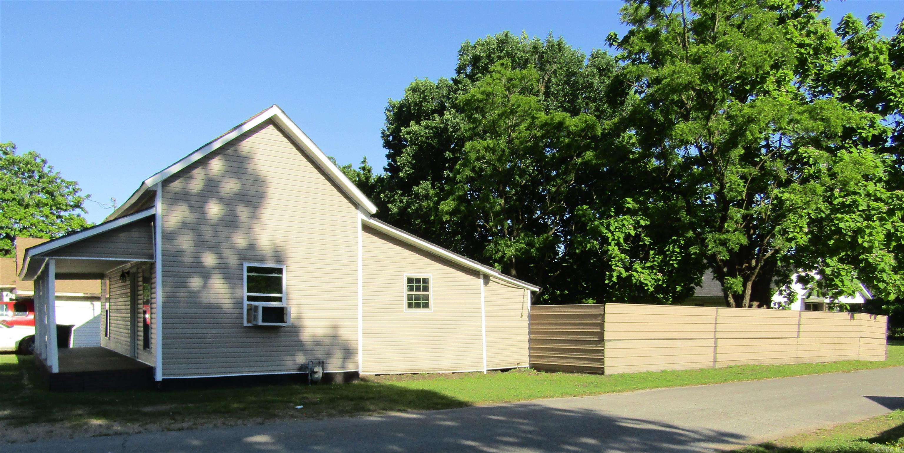 706 E Lake  Paragould, AR