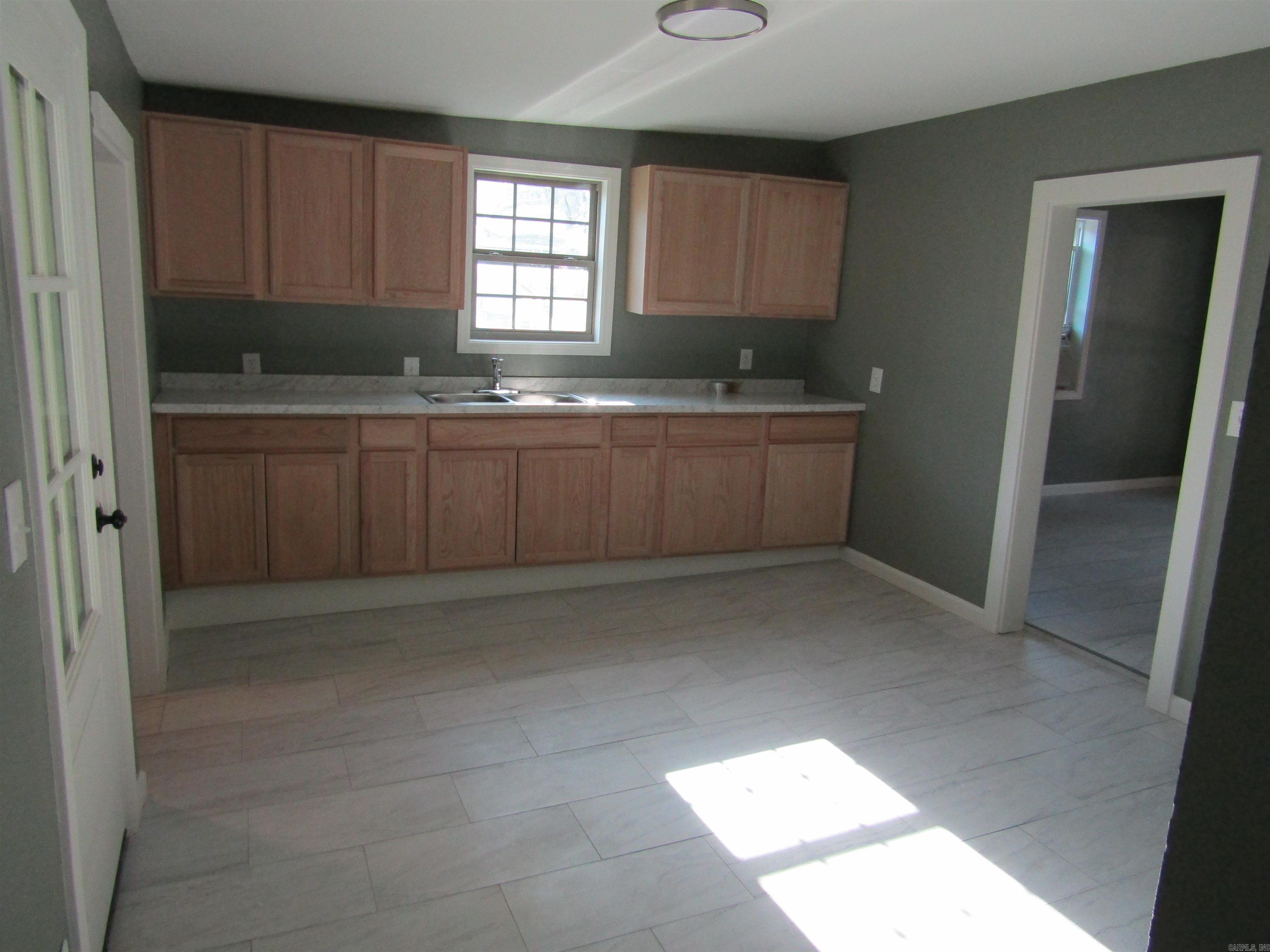 706 E Lake  Paragould, AR