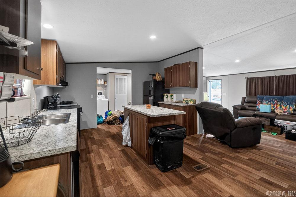 137 Blakemore Road  El Paso, AR