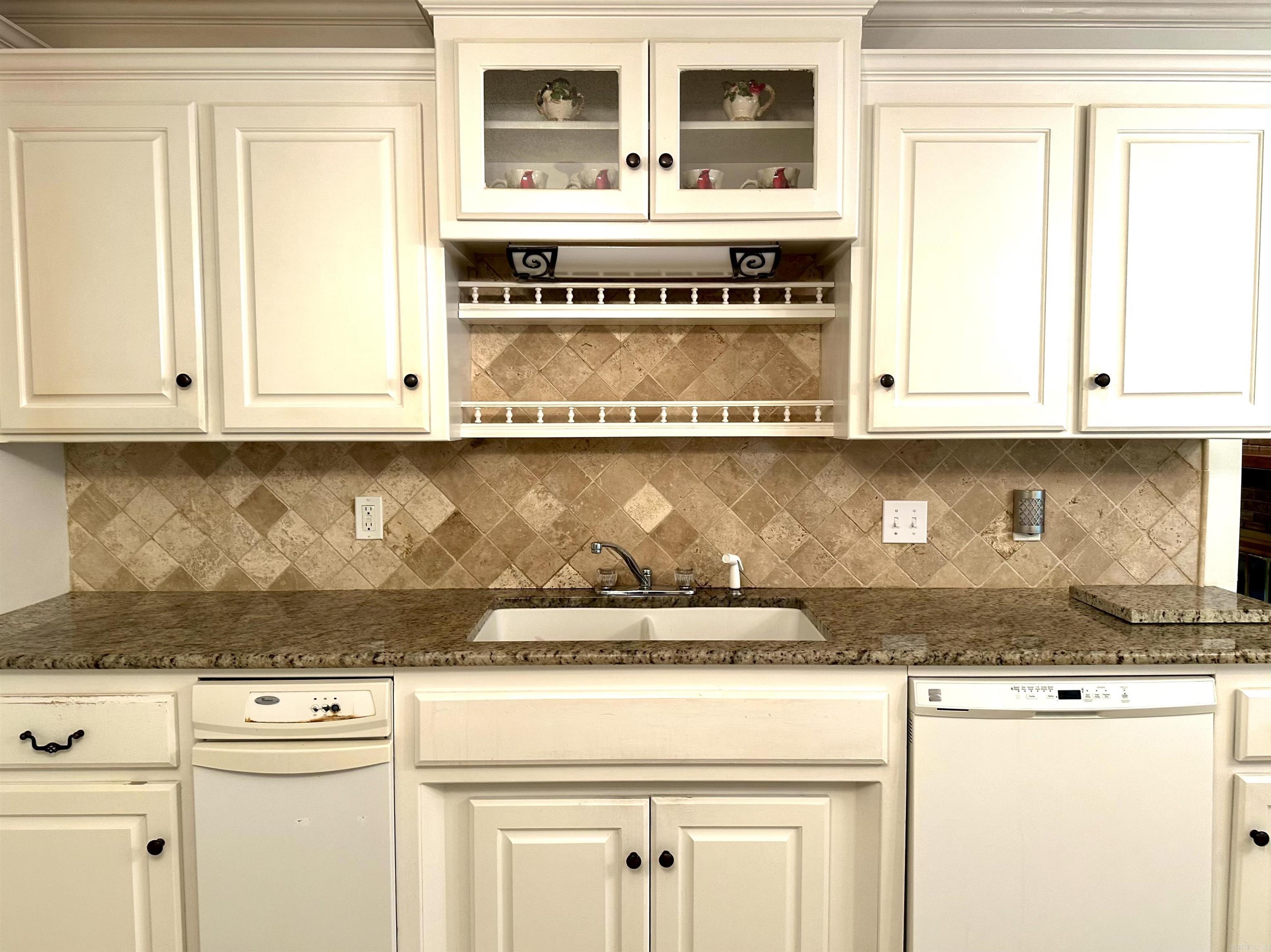1808 Royal Oaks Dr  Malvern, AR