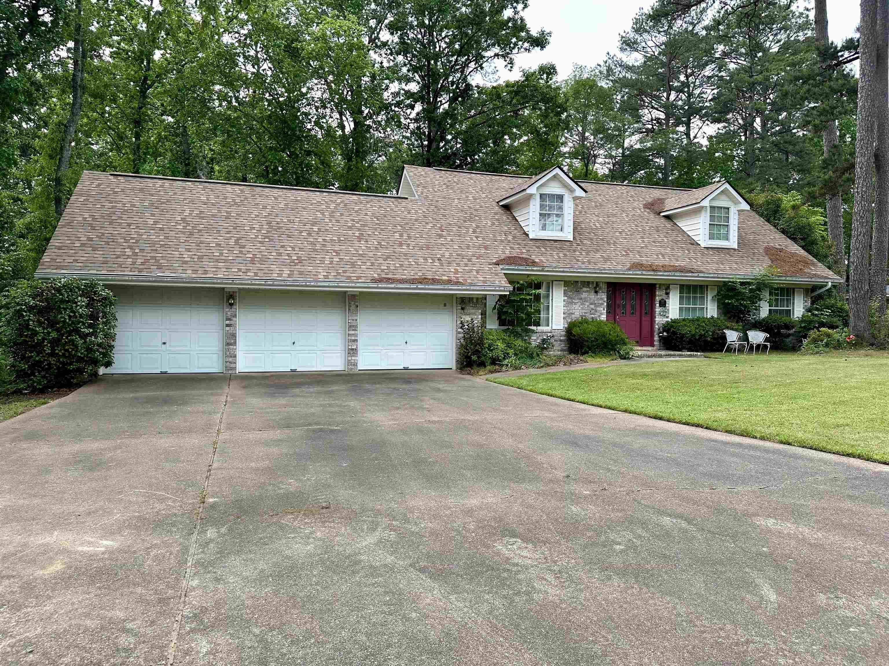 1808 Royal Oaks Dr  Malvern, AR