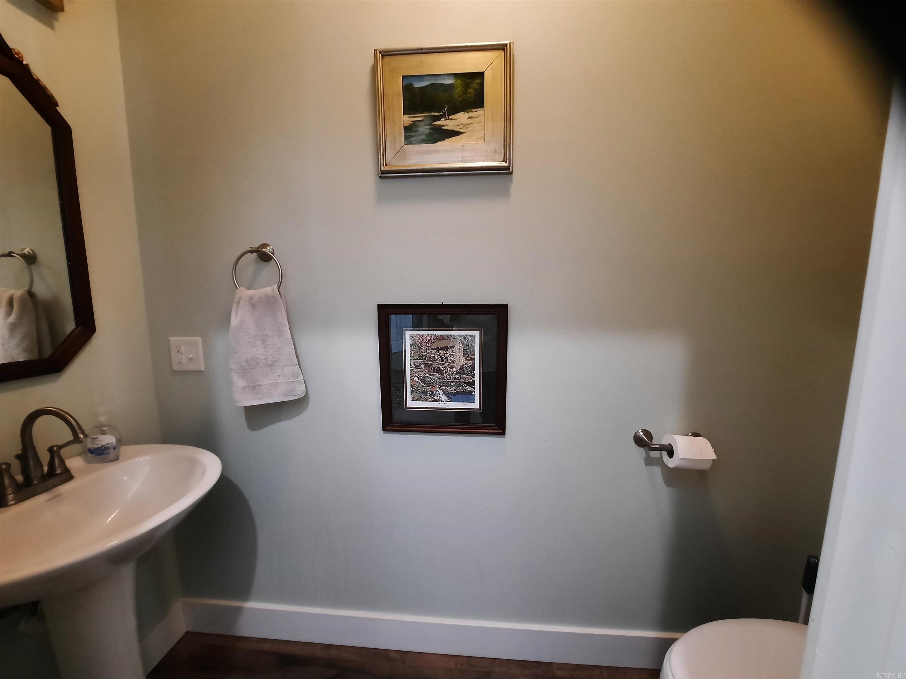 503 Harding Mountain View, AR 72560