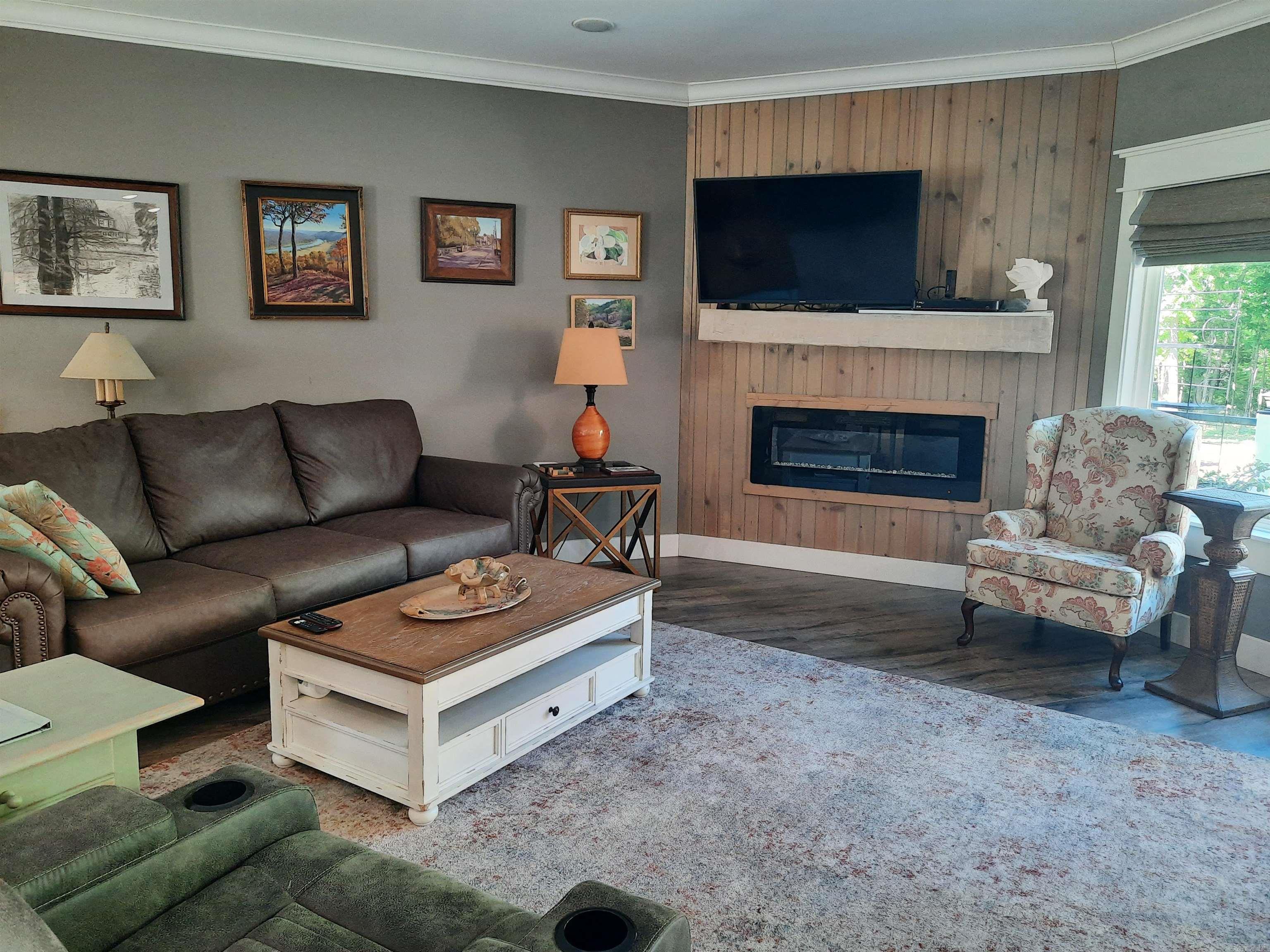 503 Harding Mountain View, AR 72560